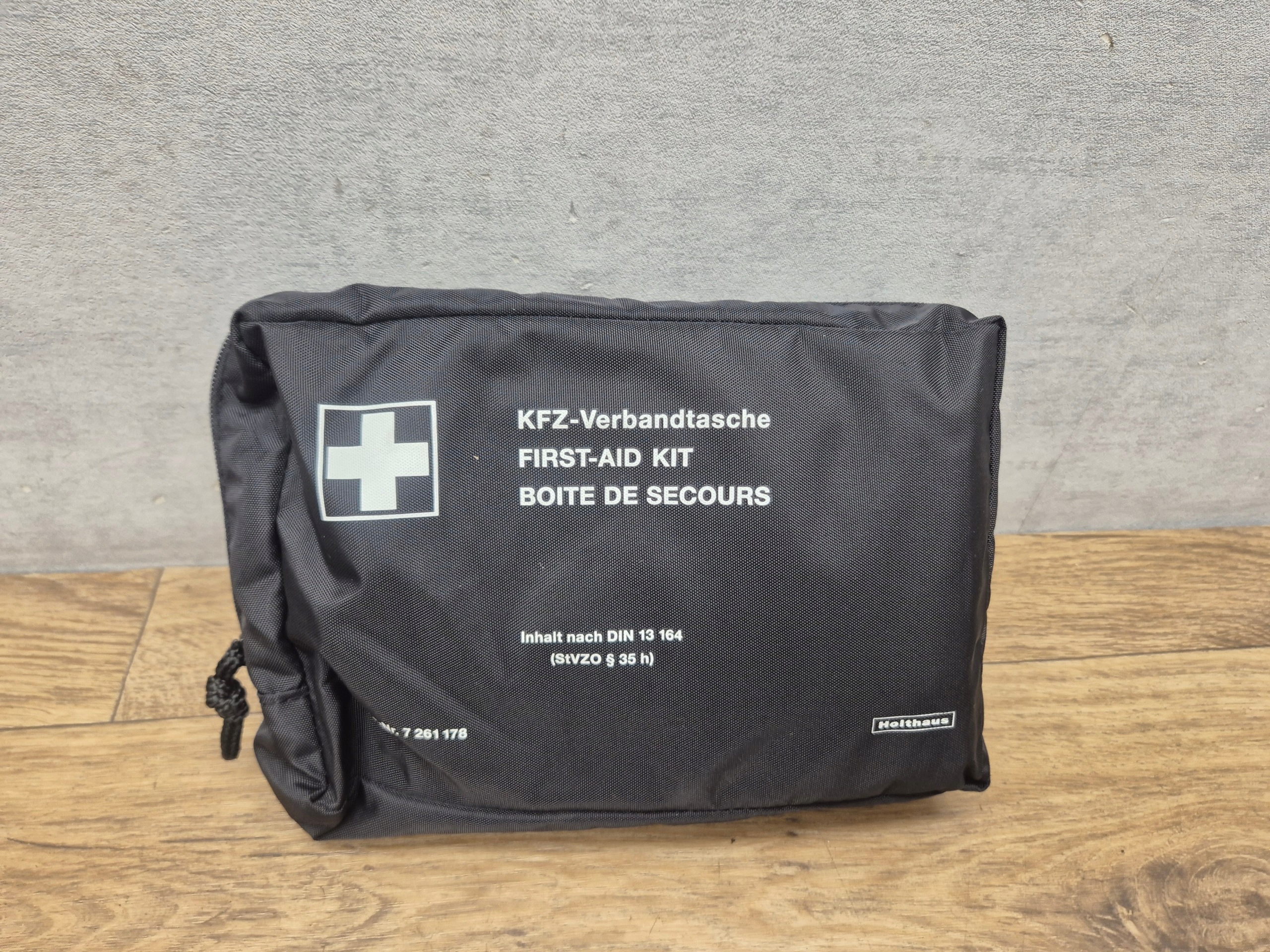 BMW OE auto lékárnička FIRST AID KIT 7261178