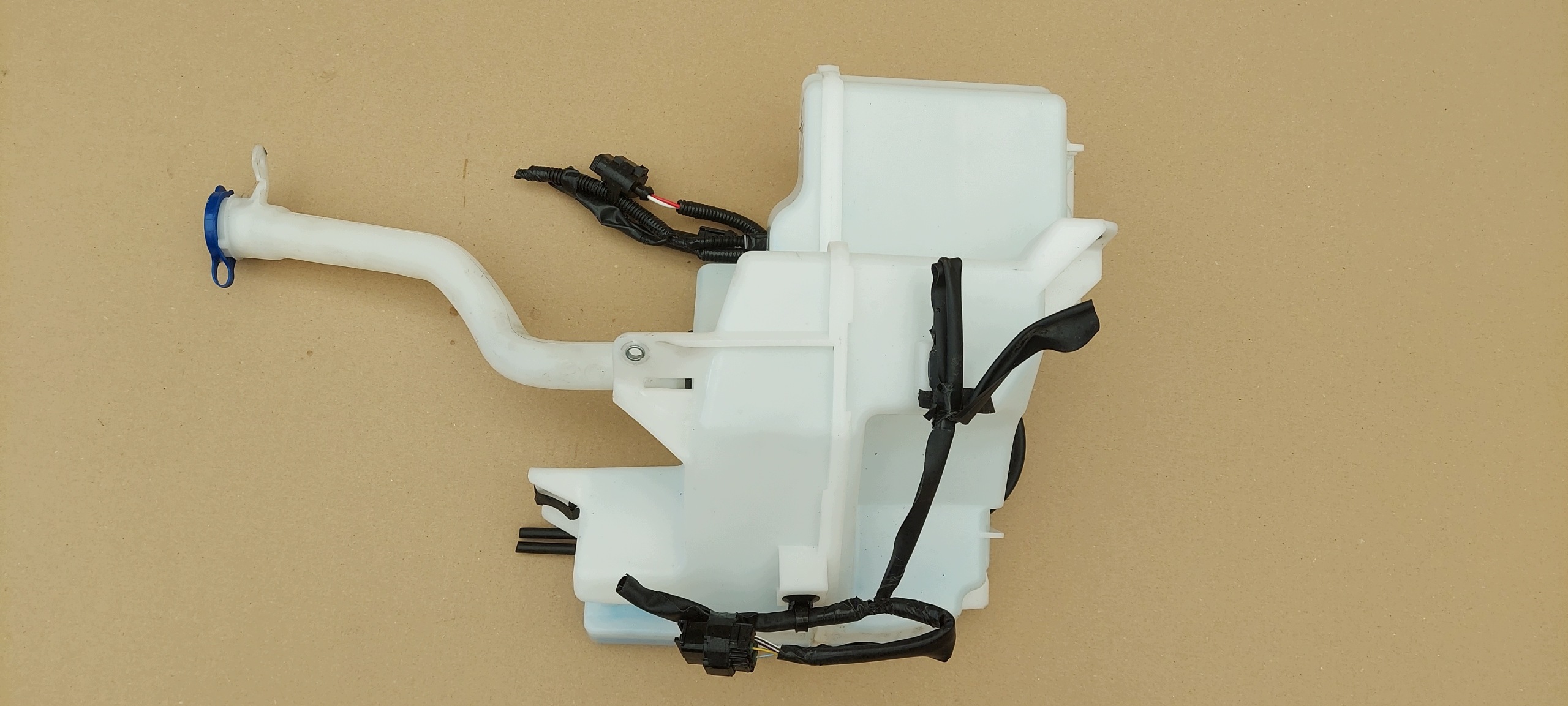 washer fluid tank complete TOYOTA COROLLA E21 18-21 85310-02721