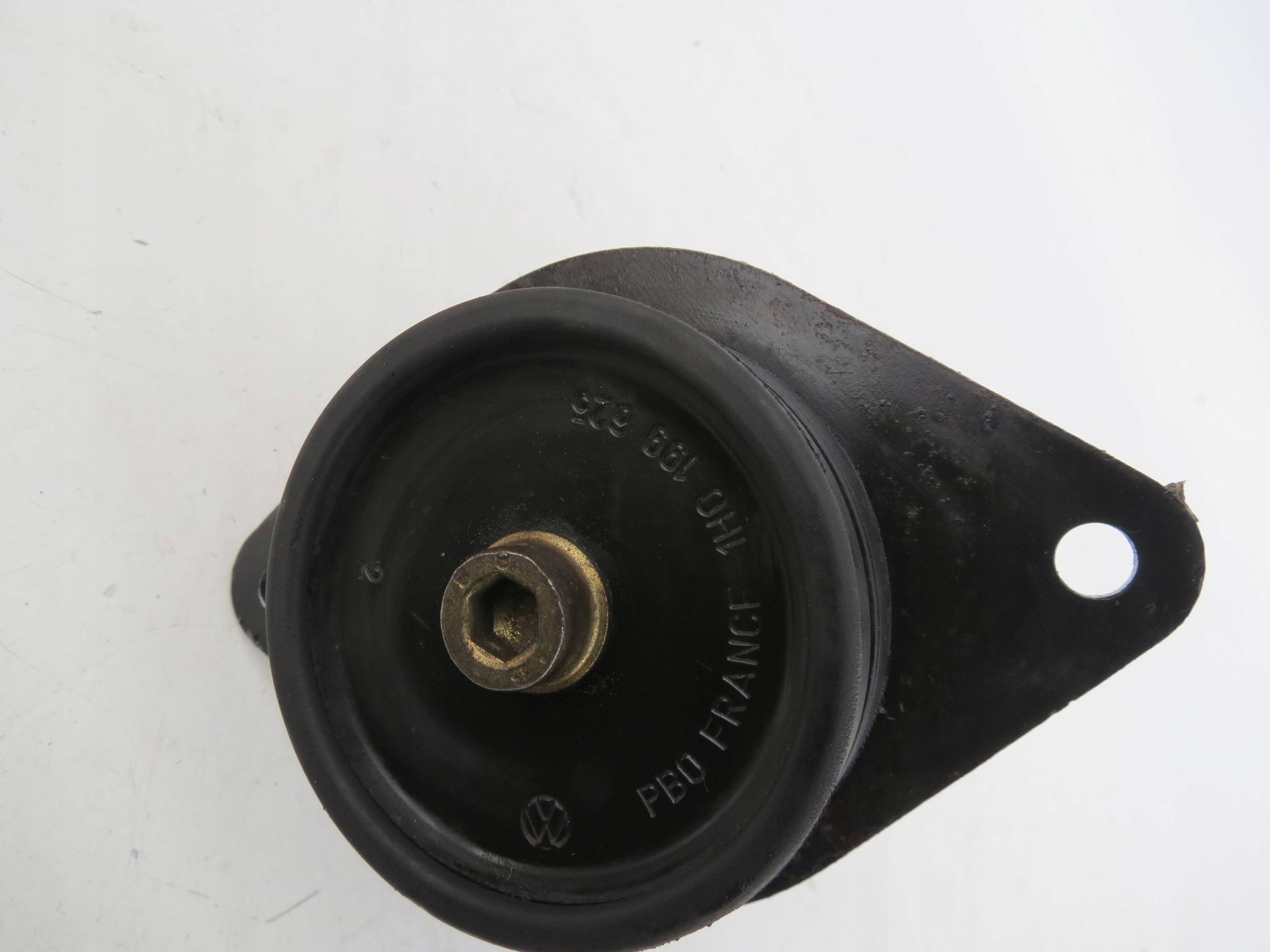engine mount VOLKSWAGEN PASSAT B4 2.0 1H0199625