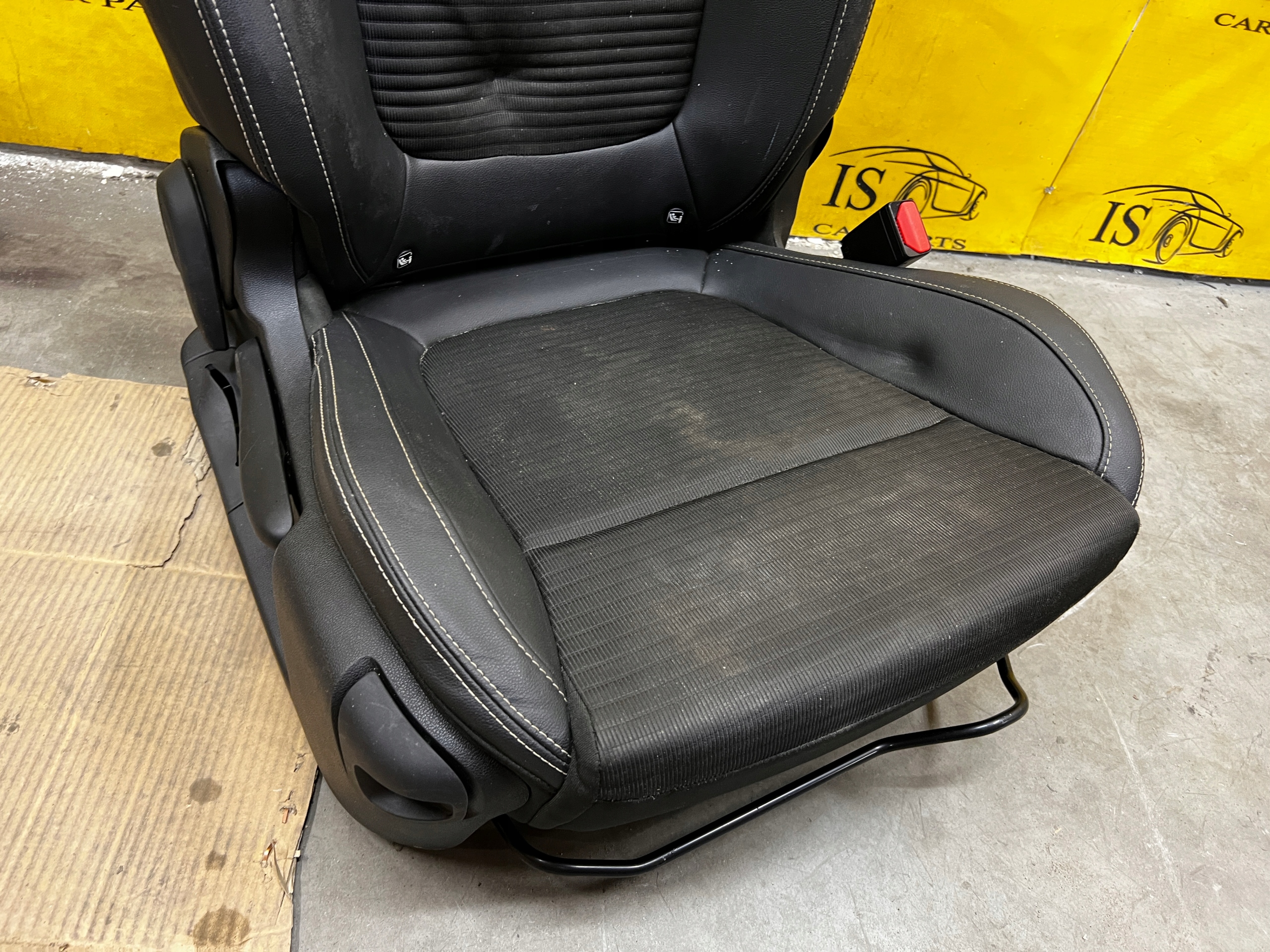кресло СИДЕНЬЕ пассажира renault SCENIC IV