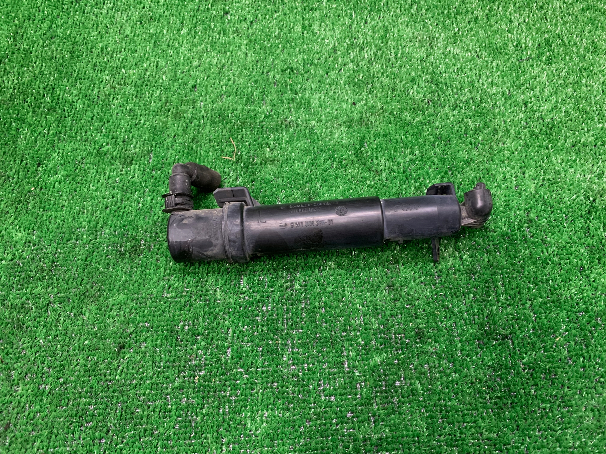 SPRYSKIWACZ LAMPY LEWY LEWEJ MERCEDES W211 2118600547