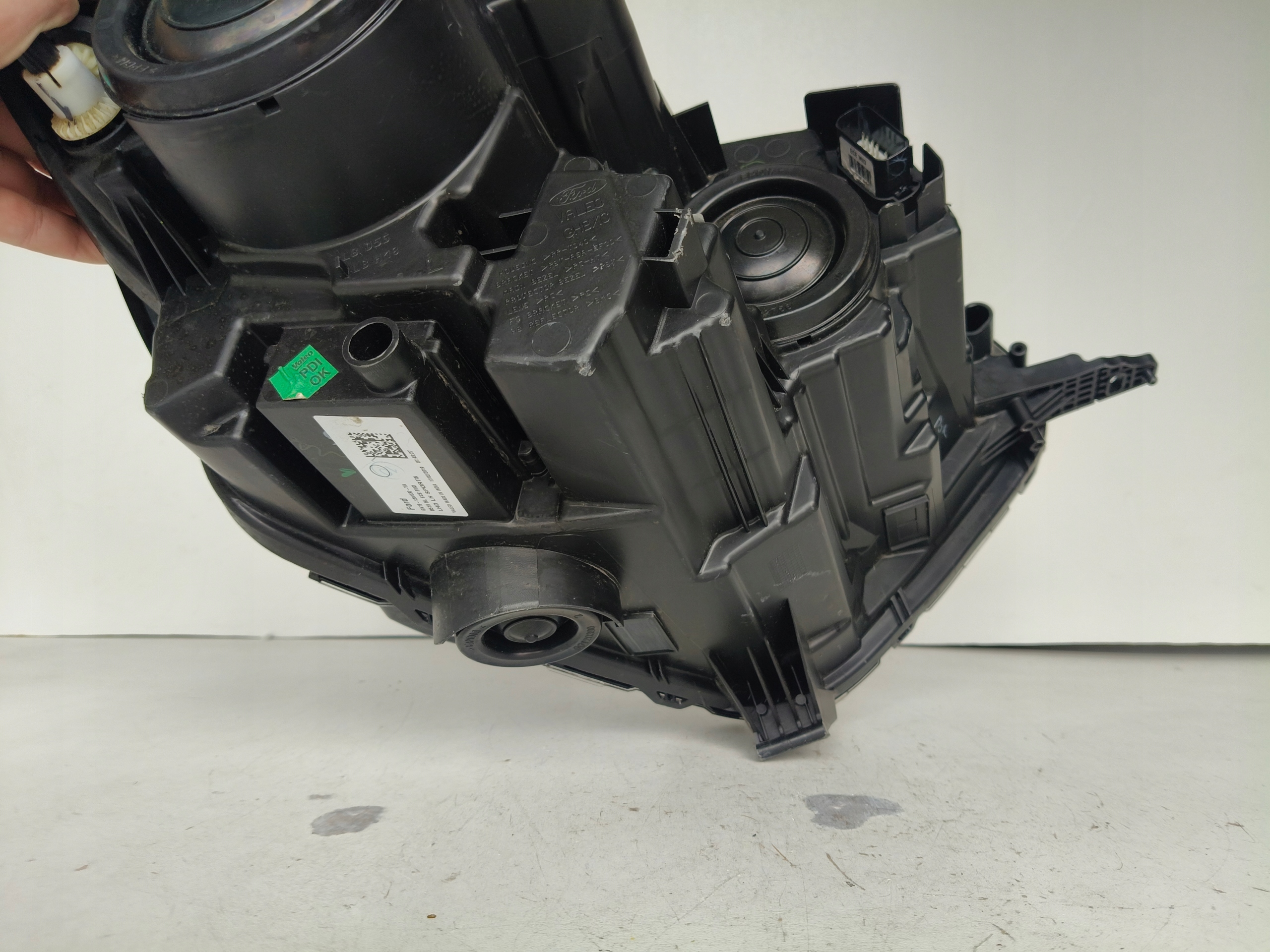 light left REFLEKTOR FORD ECOSPORT 17- LIFT CIEMNA