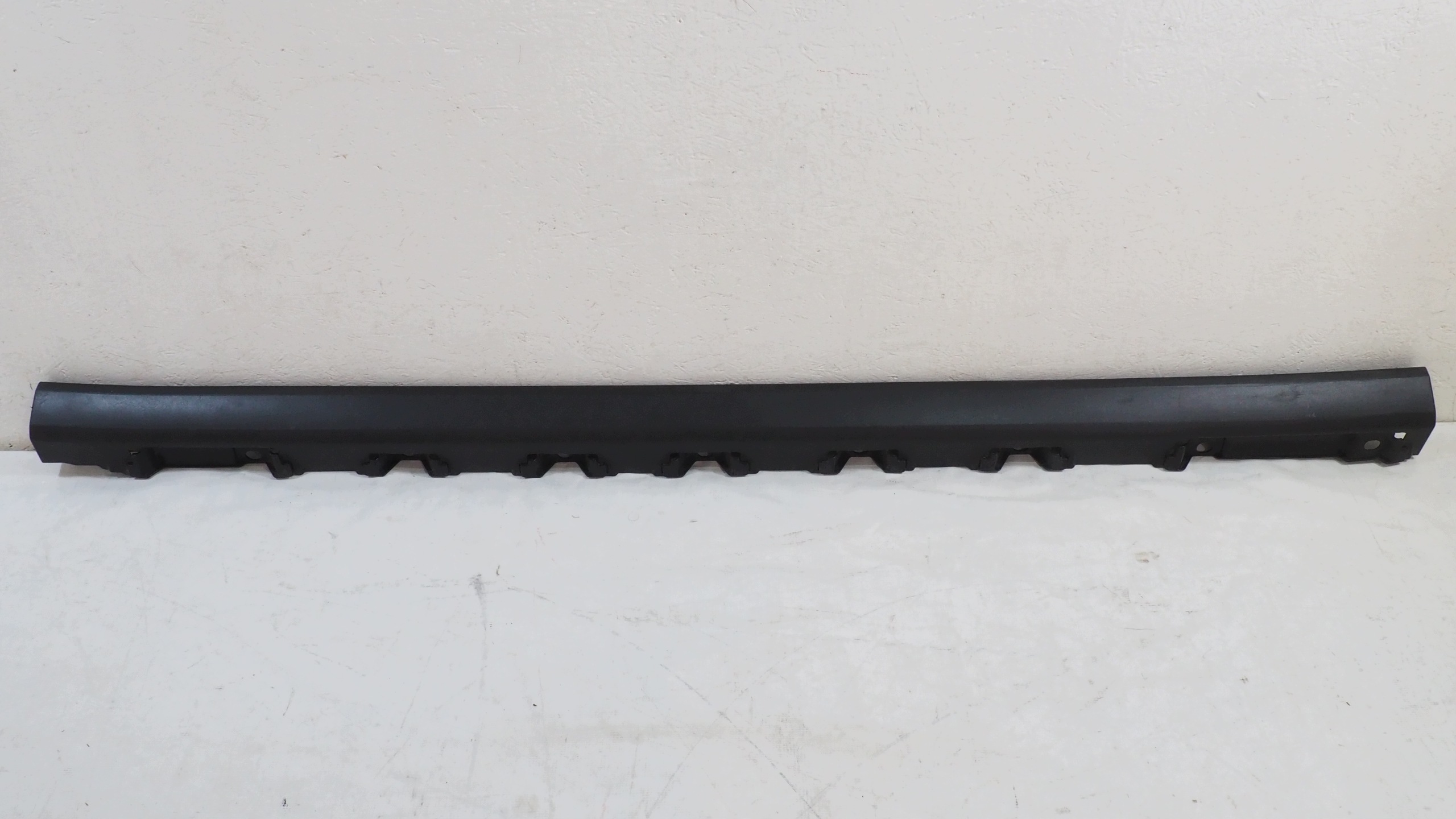 Suzuki Ignis III moulding threshold left 77241-62R1