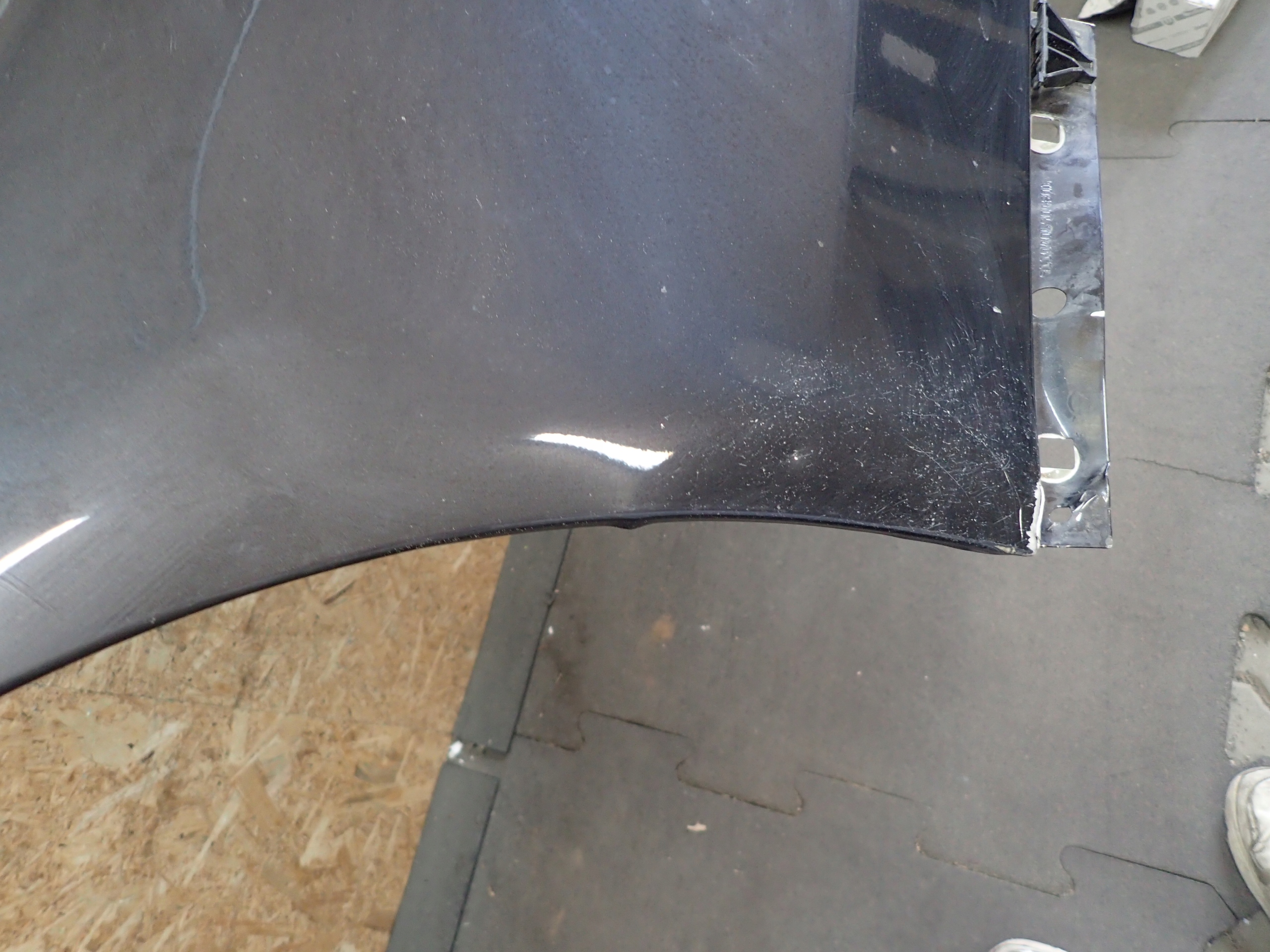 FENDER FRONT LEFT MERCEDES C KLASA W205