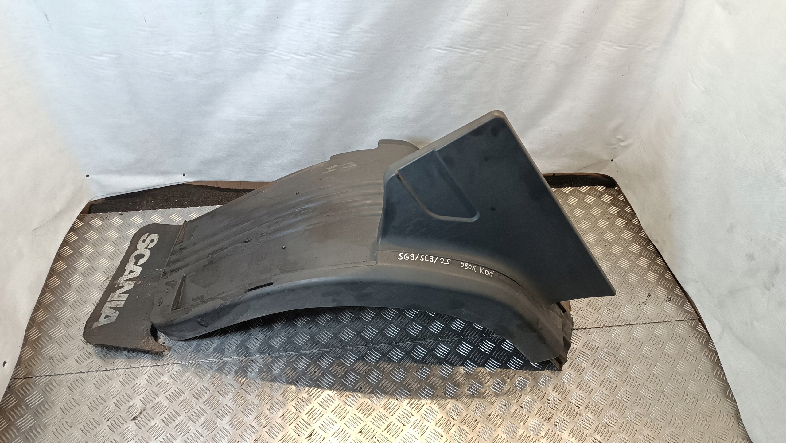 mudguard left rear part SCANIA R