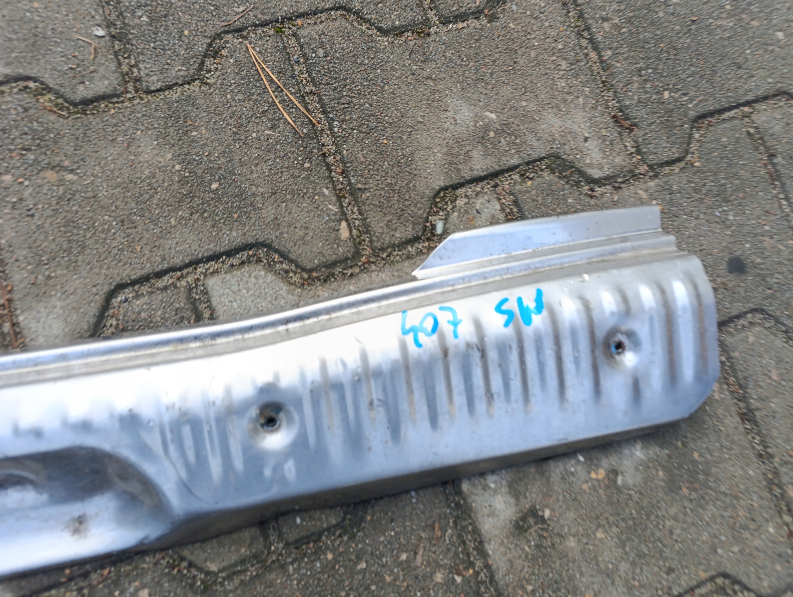cover of the threshold boot Peugeot 407 SW