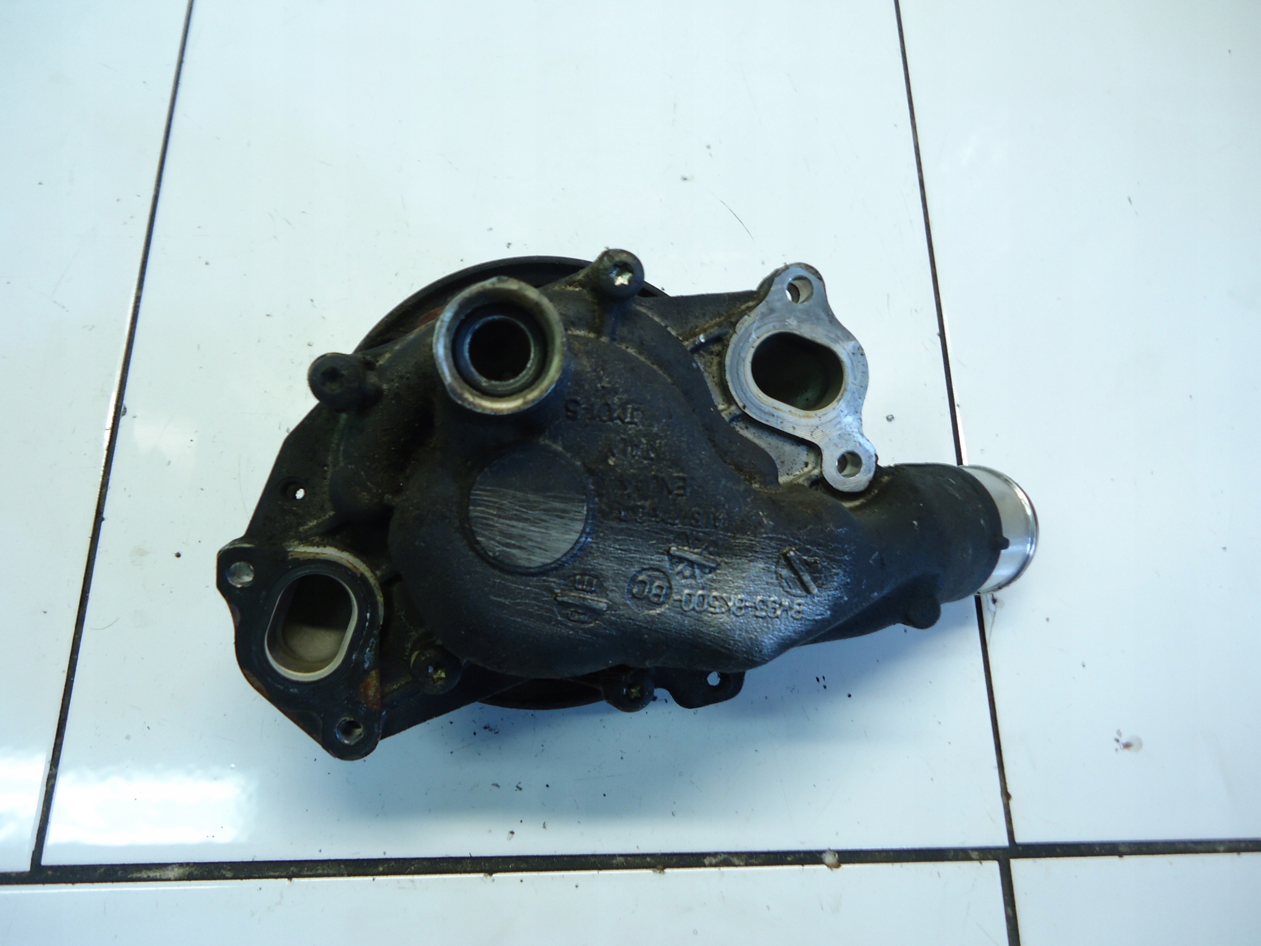 JAGUAR XF 3.0D V6 306PS water pump 8W938K500BC