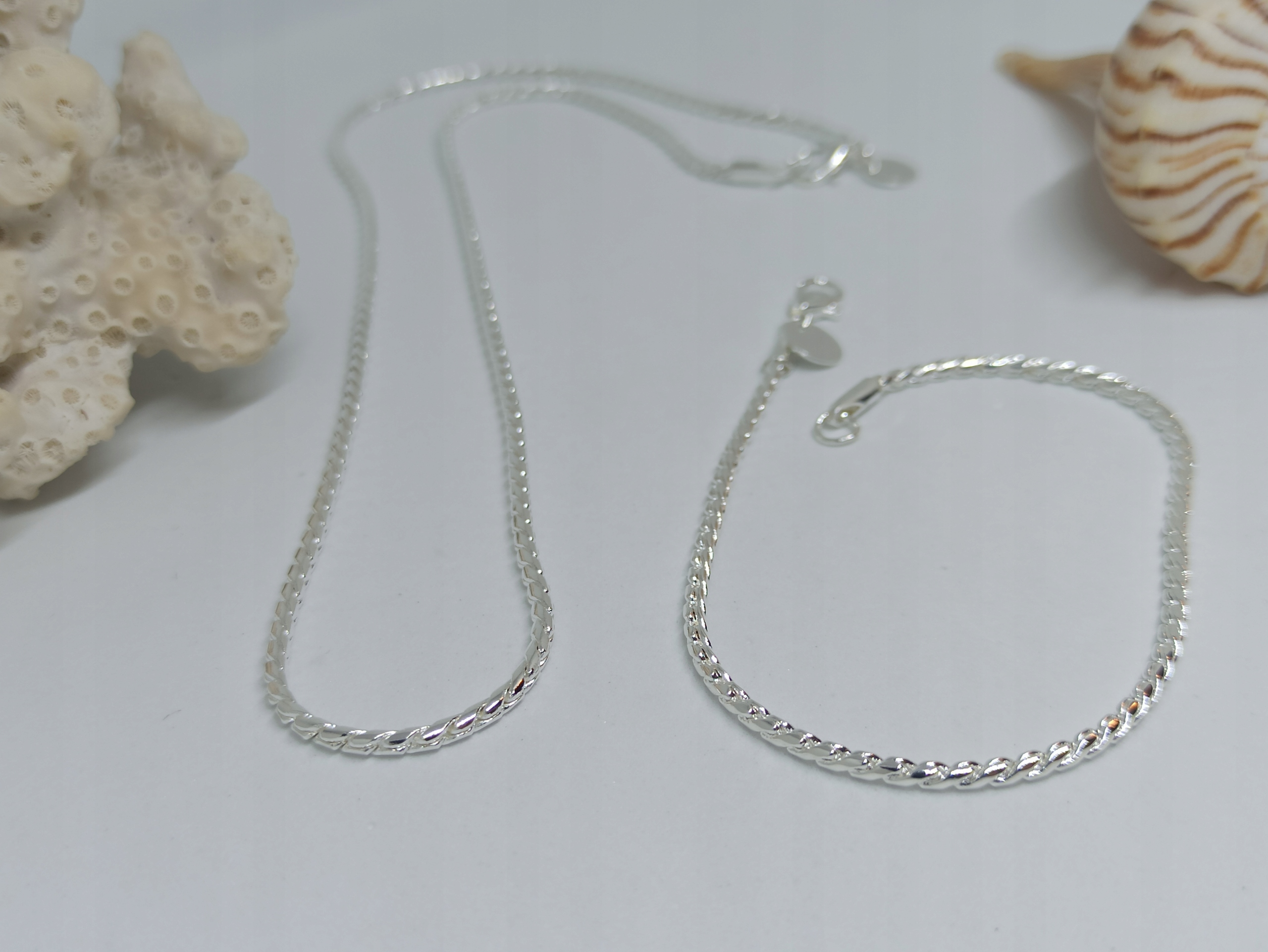 Srebrny komplet biżuterii unisex naszyjnik bransoletka łańcuszek Materiał posrebrzany inny