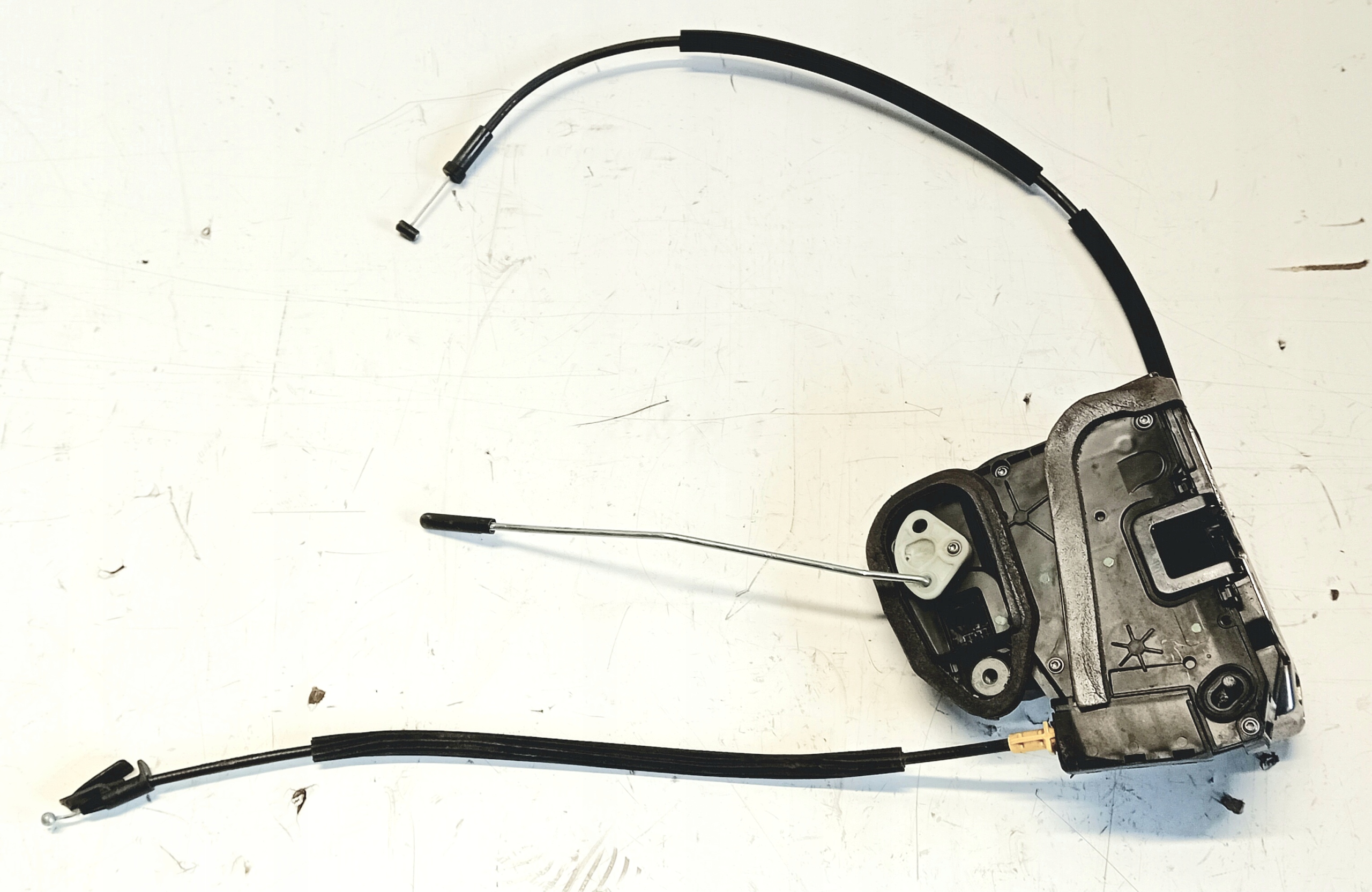 lock door right front OPEL ASTRA K 13507136