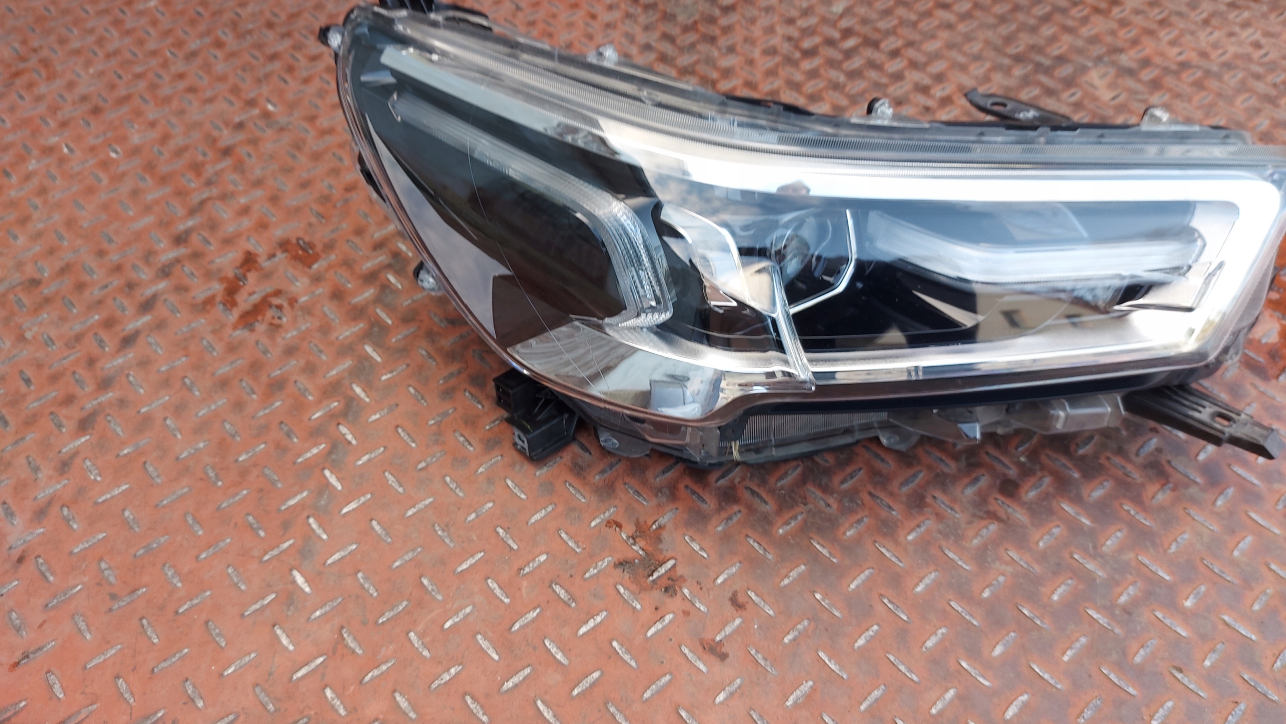 REFLEKTOR light right right front TOYOTA HILUX VIII 20