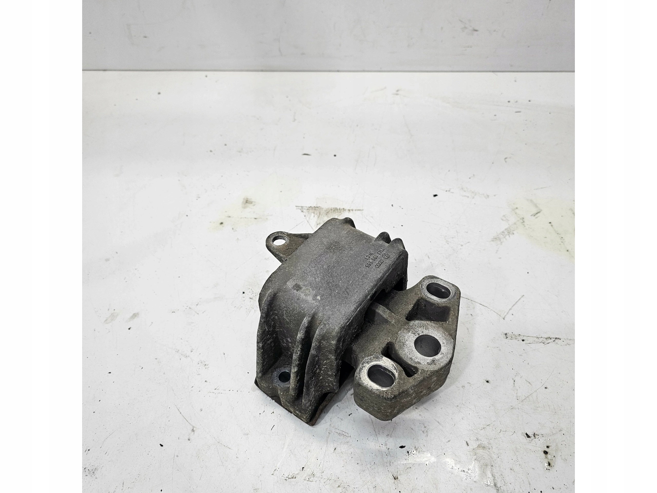 holder engine mount VW SHARAN II 7M3199555