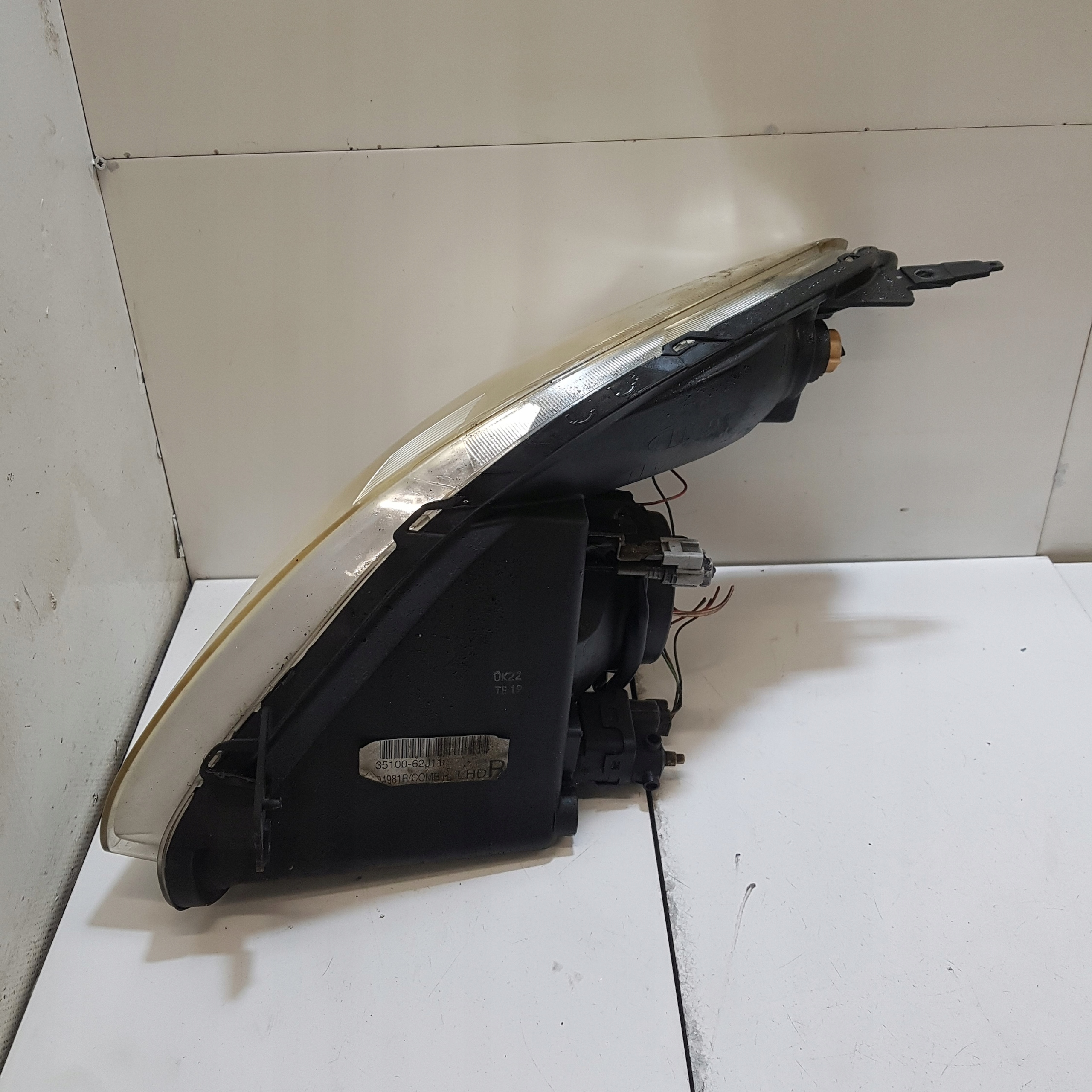 light right front SUZUKI SWIFT 4