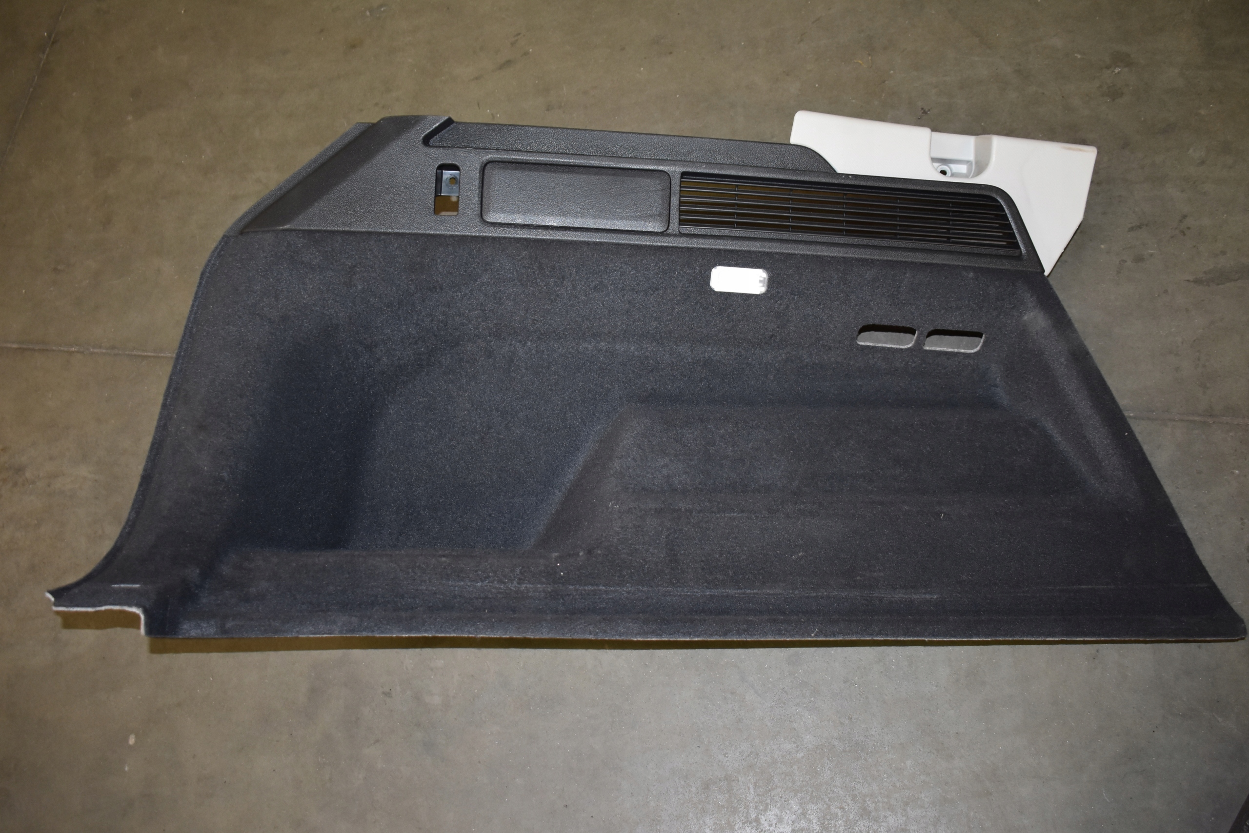 IDEALNY boot upholstery boot VW TOUAREG III 1