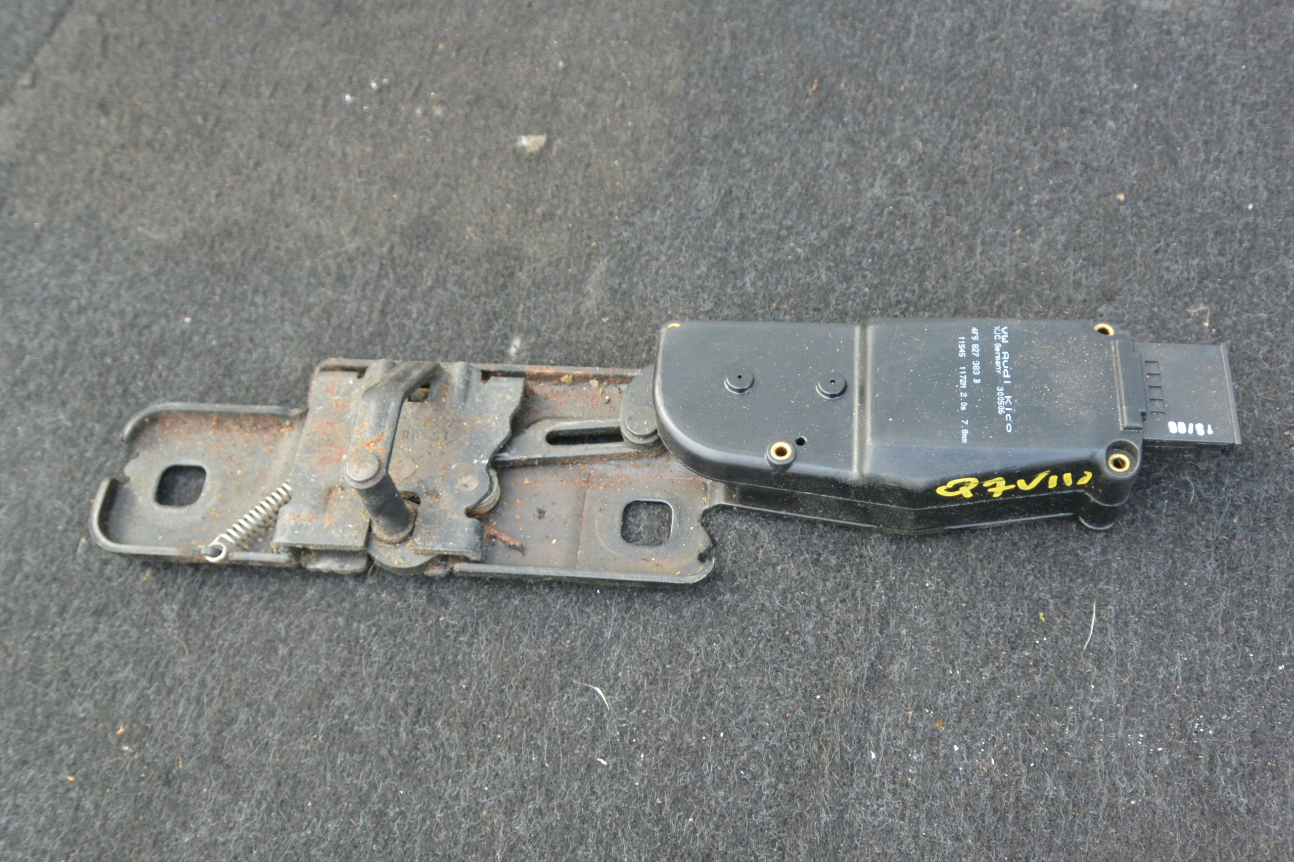 lock RYGIEL bonnet boot DOCIAG AUDI Q7 4L