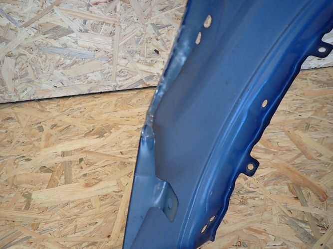 LYNK & CO 21- fender left front front