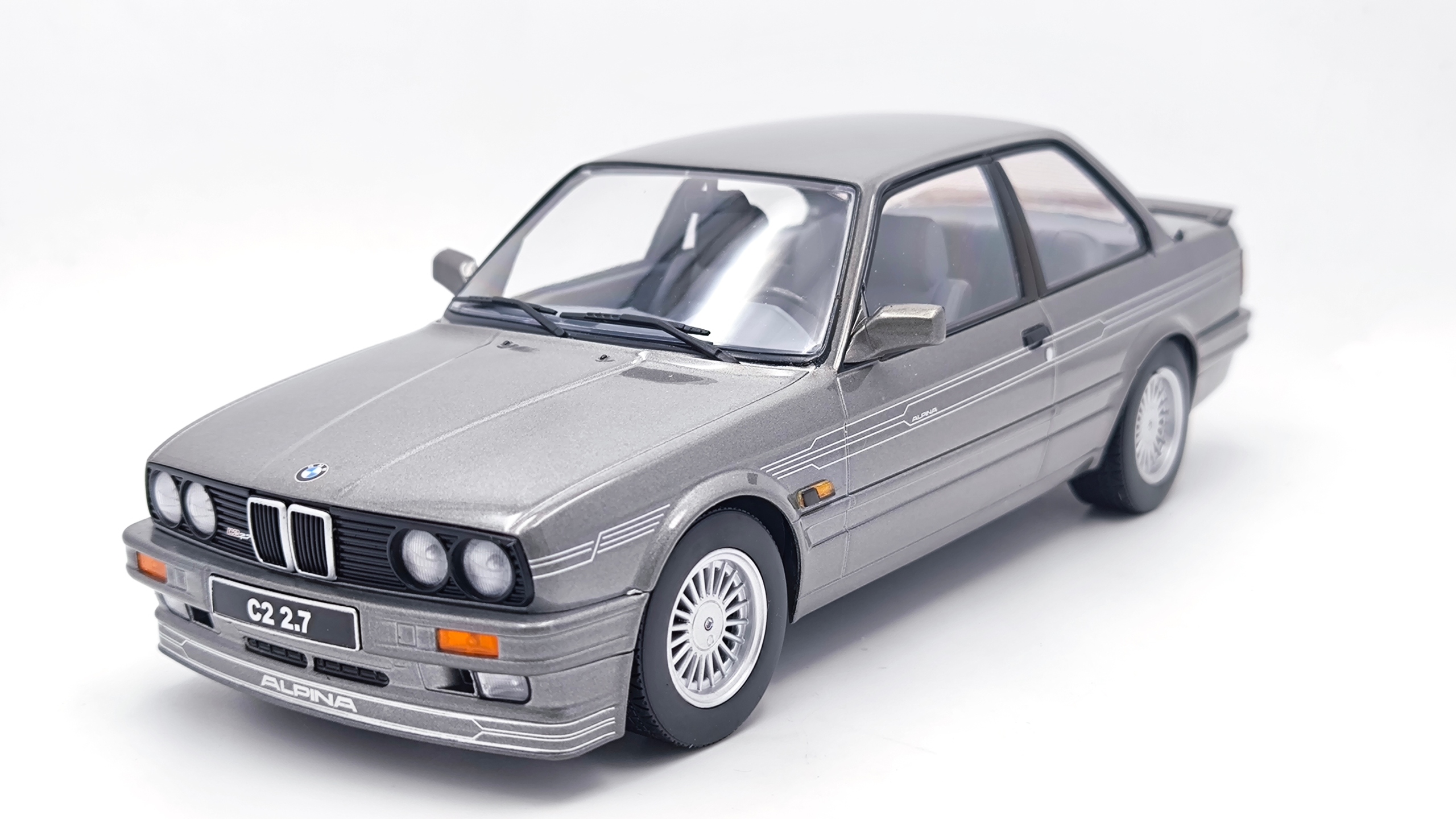 Bmw Alpina C2 2.7 1988 Šedá 1:18 KK-scale