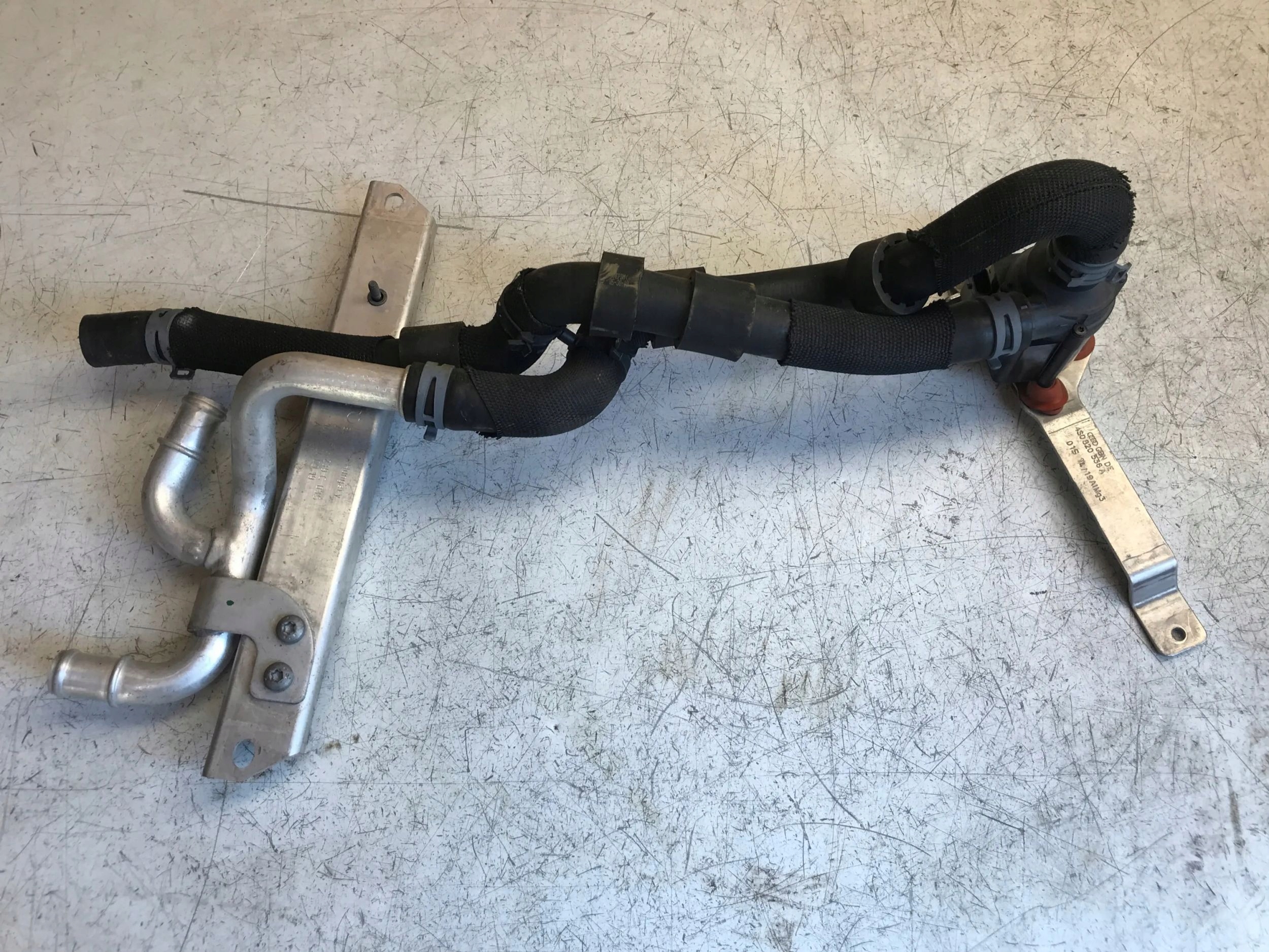 AUDI R8 plus 4S dodatna pumpa vode 06H121601N