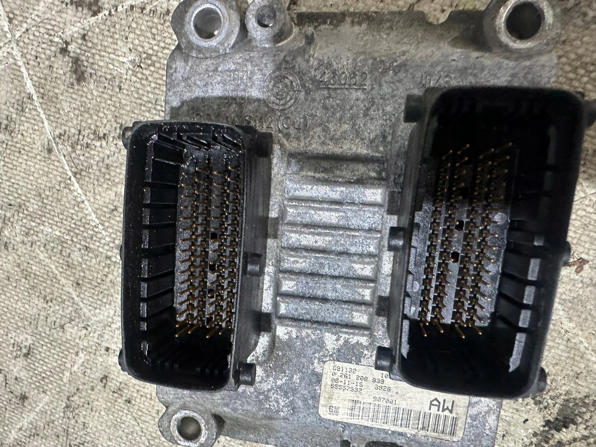 unité de commande électronique uce moteur OPEL CORSA D 1.0B 0261208939