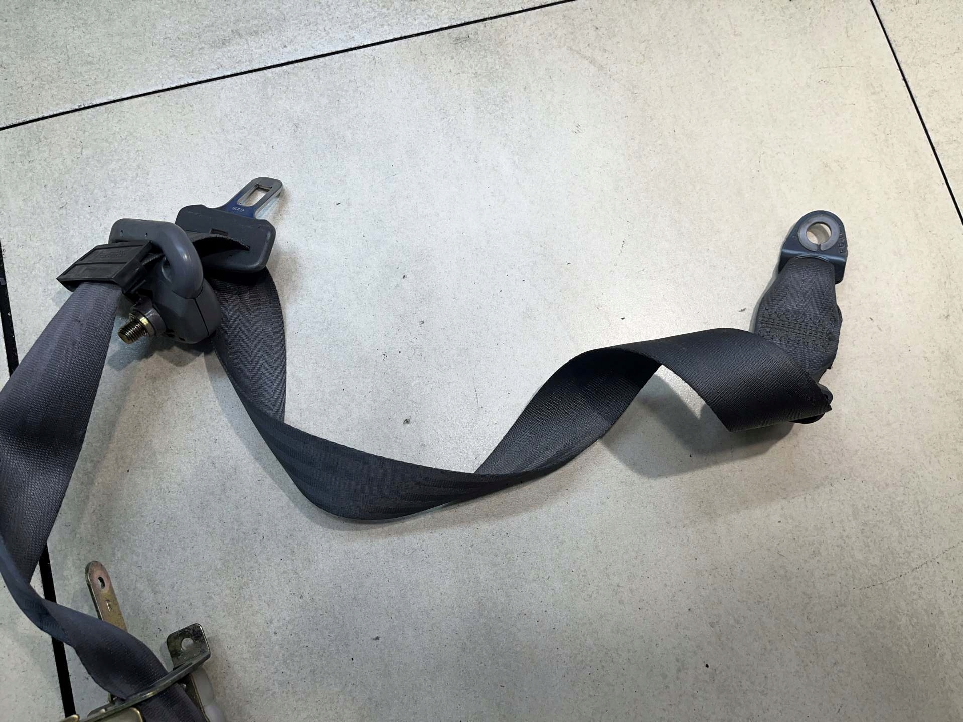 tension belt safety right front KIA SORENTO and 2.5 CRDI