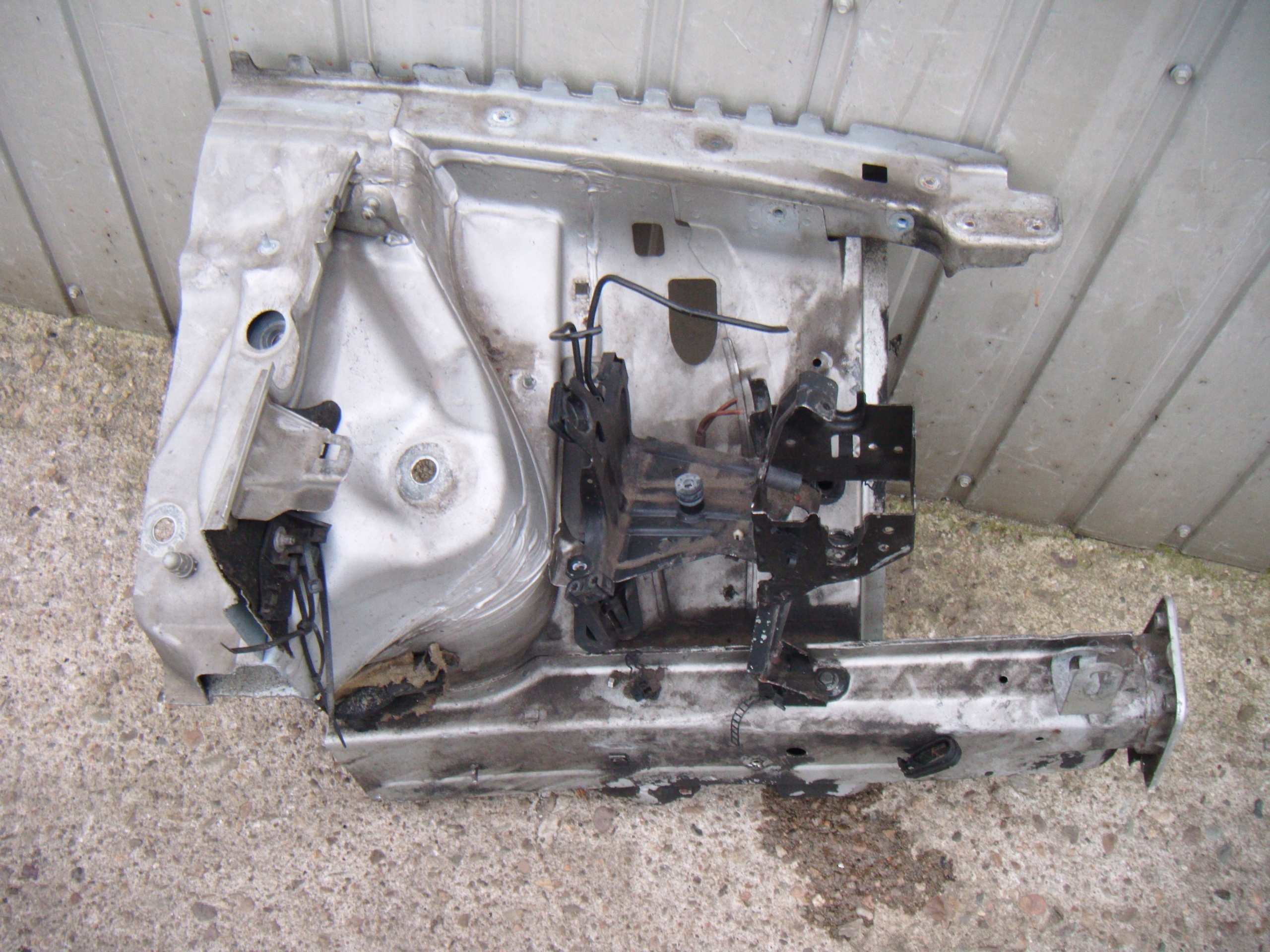 AUDI A4 B6 01-06 PODŁUŻNICA RAMA FARTUCH ĆWIARTKA - LEWA PRZEDNIA LY7W