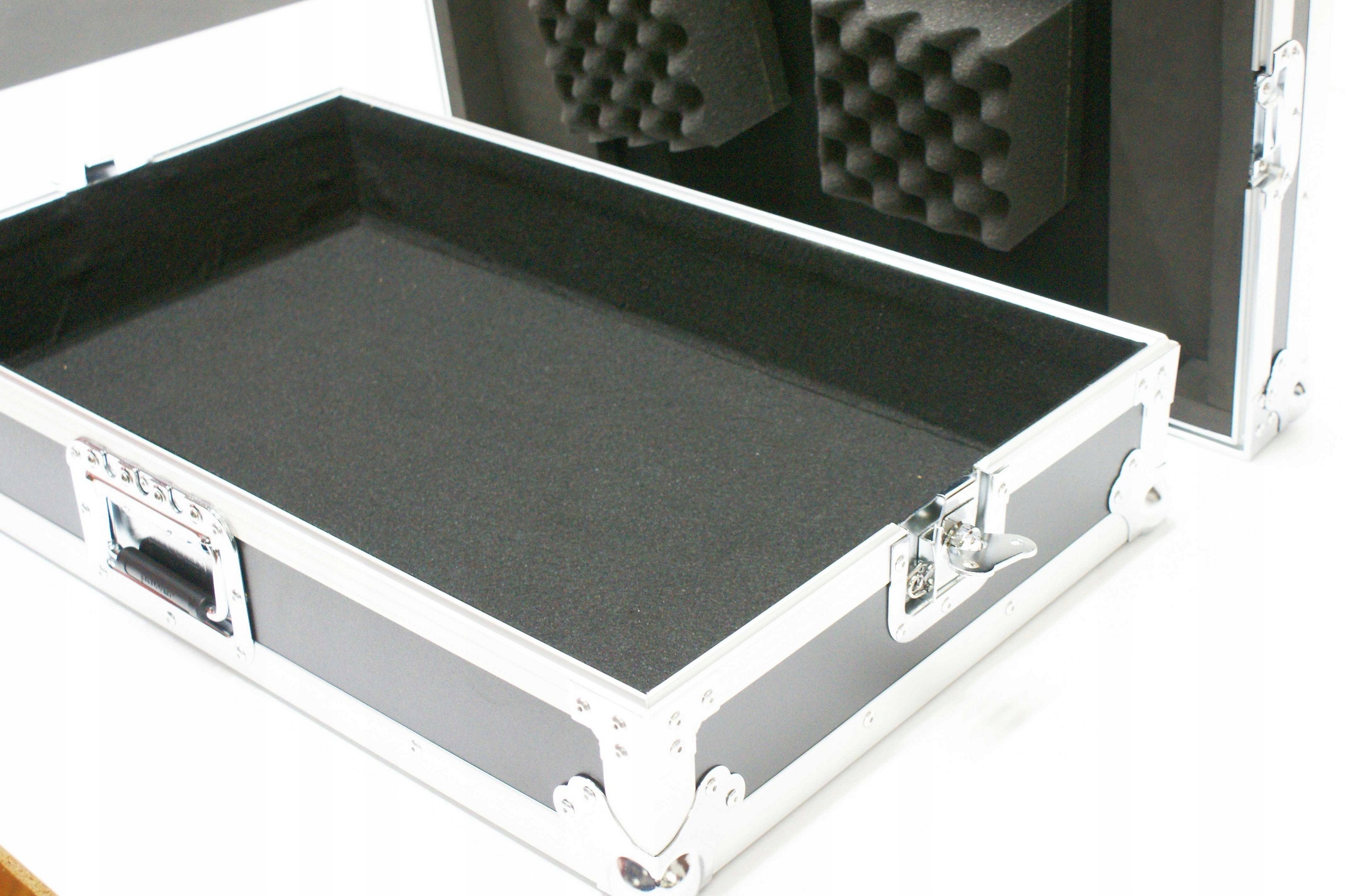 Skrzynia Futerał Flights CASE PIONEER DDJ FLX6 Model PIONEER DDJ FLX6