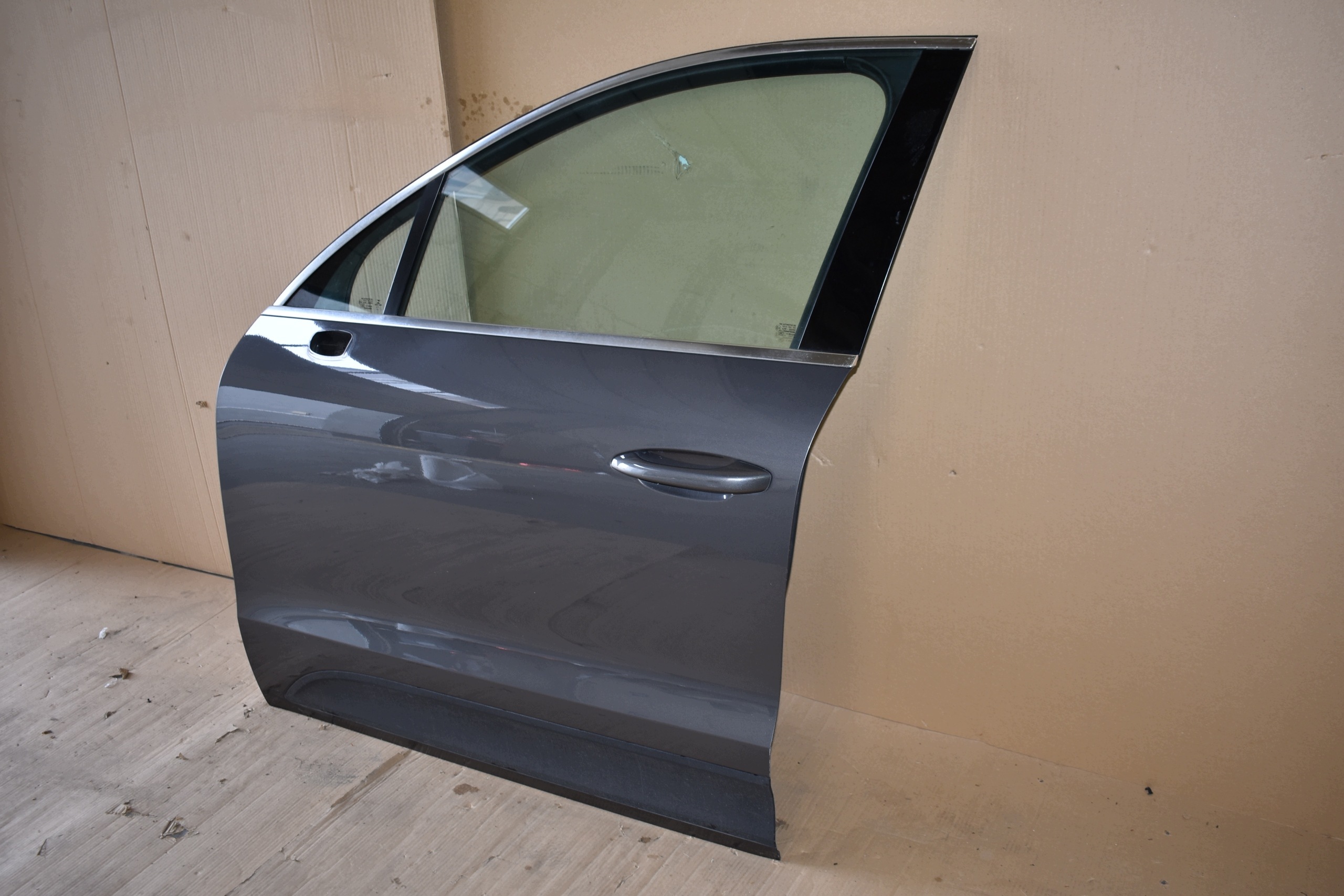 IDEALNE door front front left colour M7S PORSCHE MACAN 1