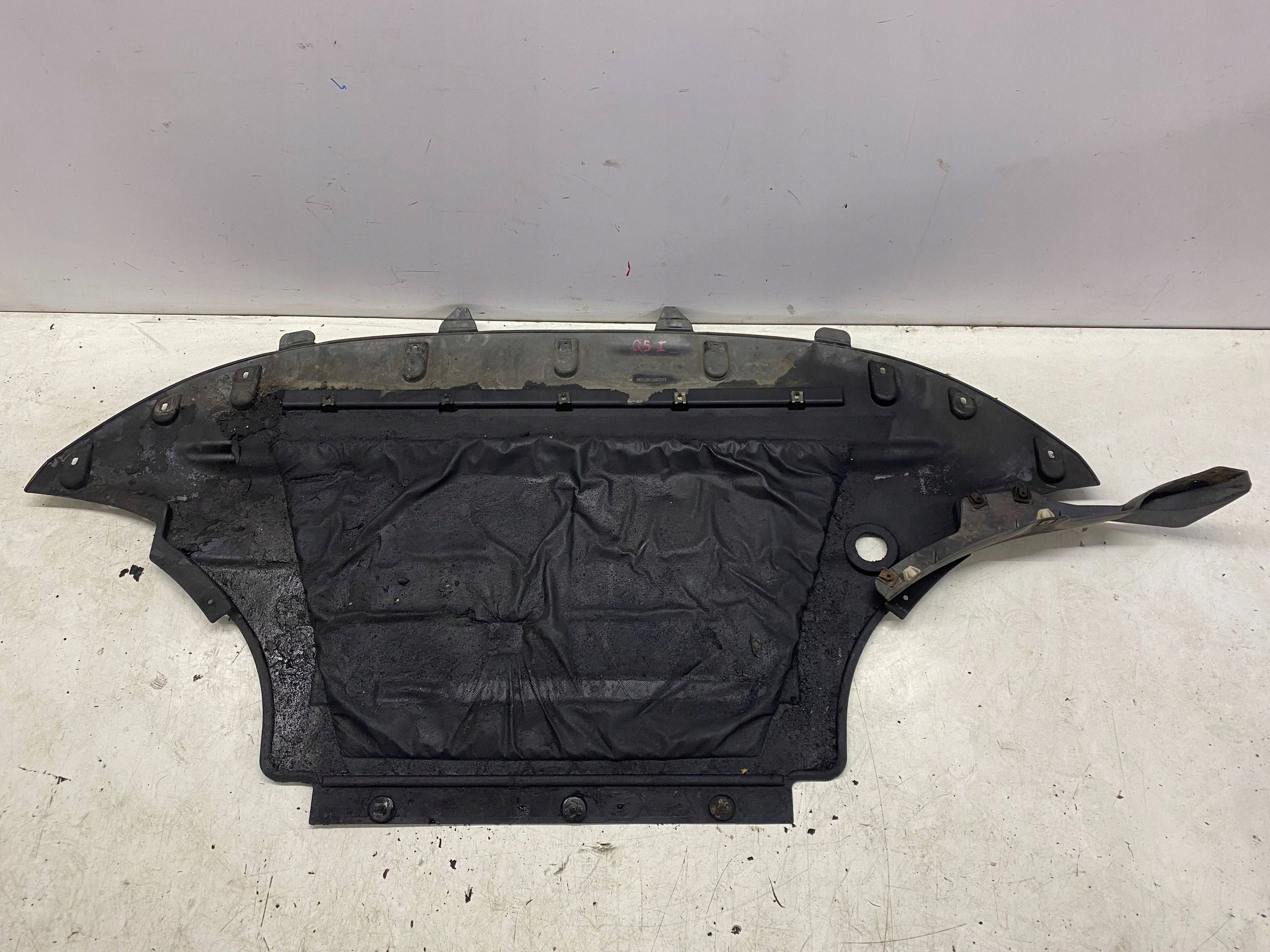 AUDI Q5 8R cover lower cover below engine 8R1863821