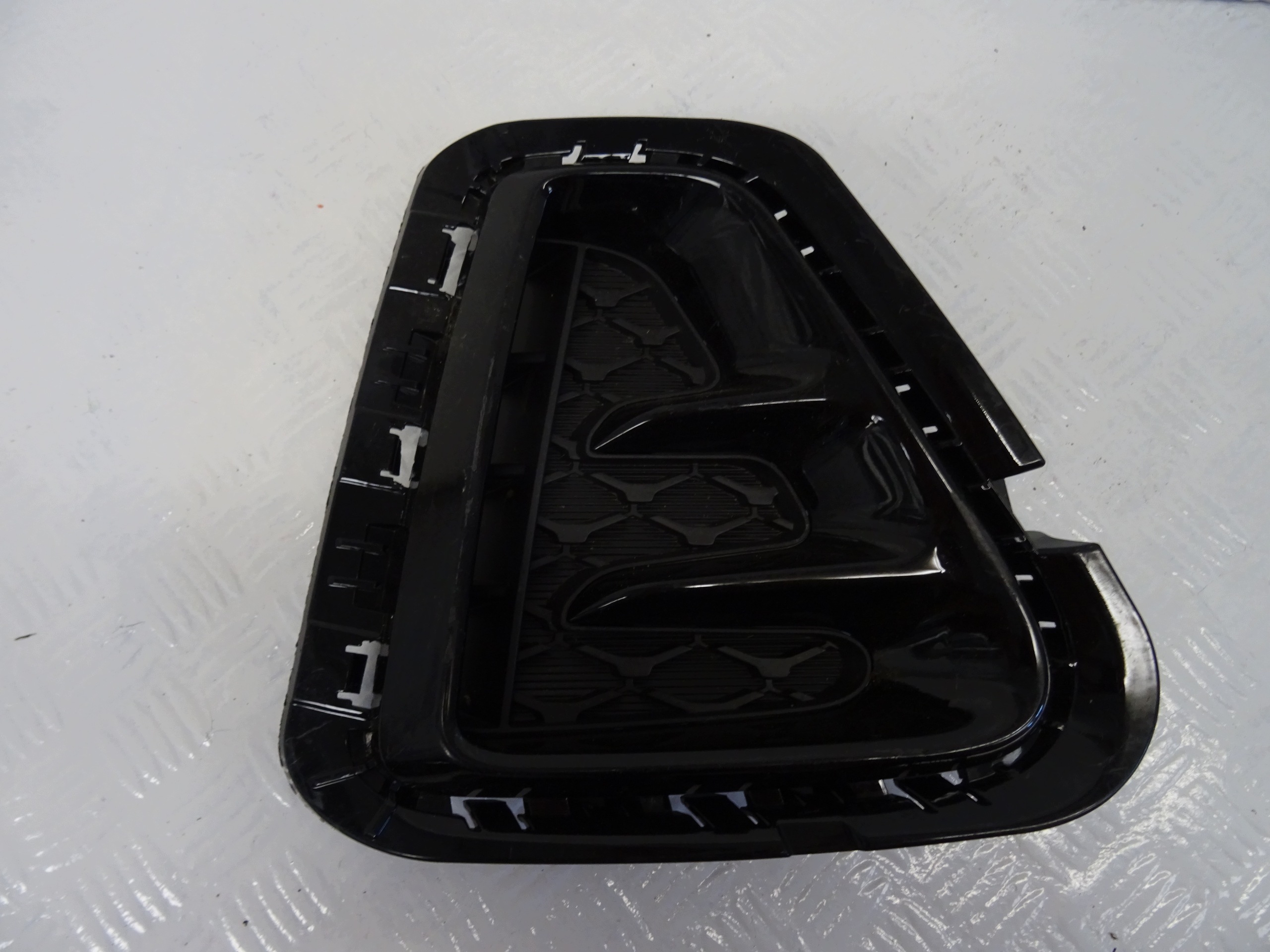 grid of a bumper left front KIA STONIC GT-LINE 865C3-H8KA0