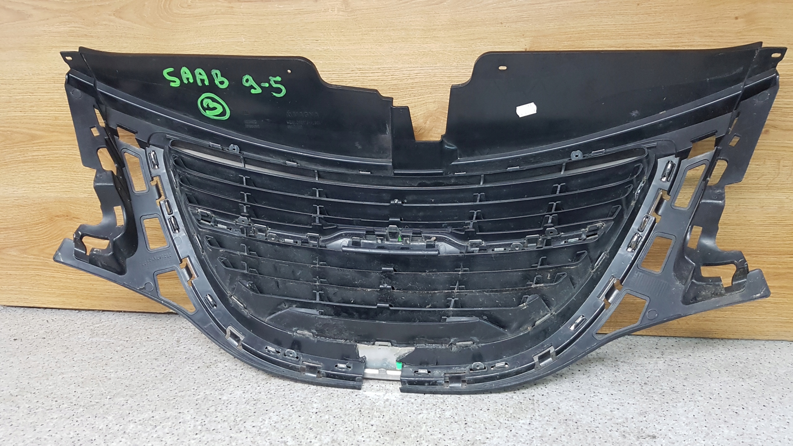 SAAB 9-5 95 2010 - GRILLE 3