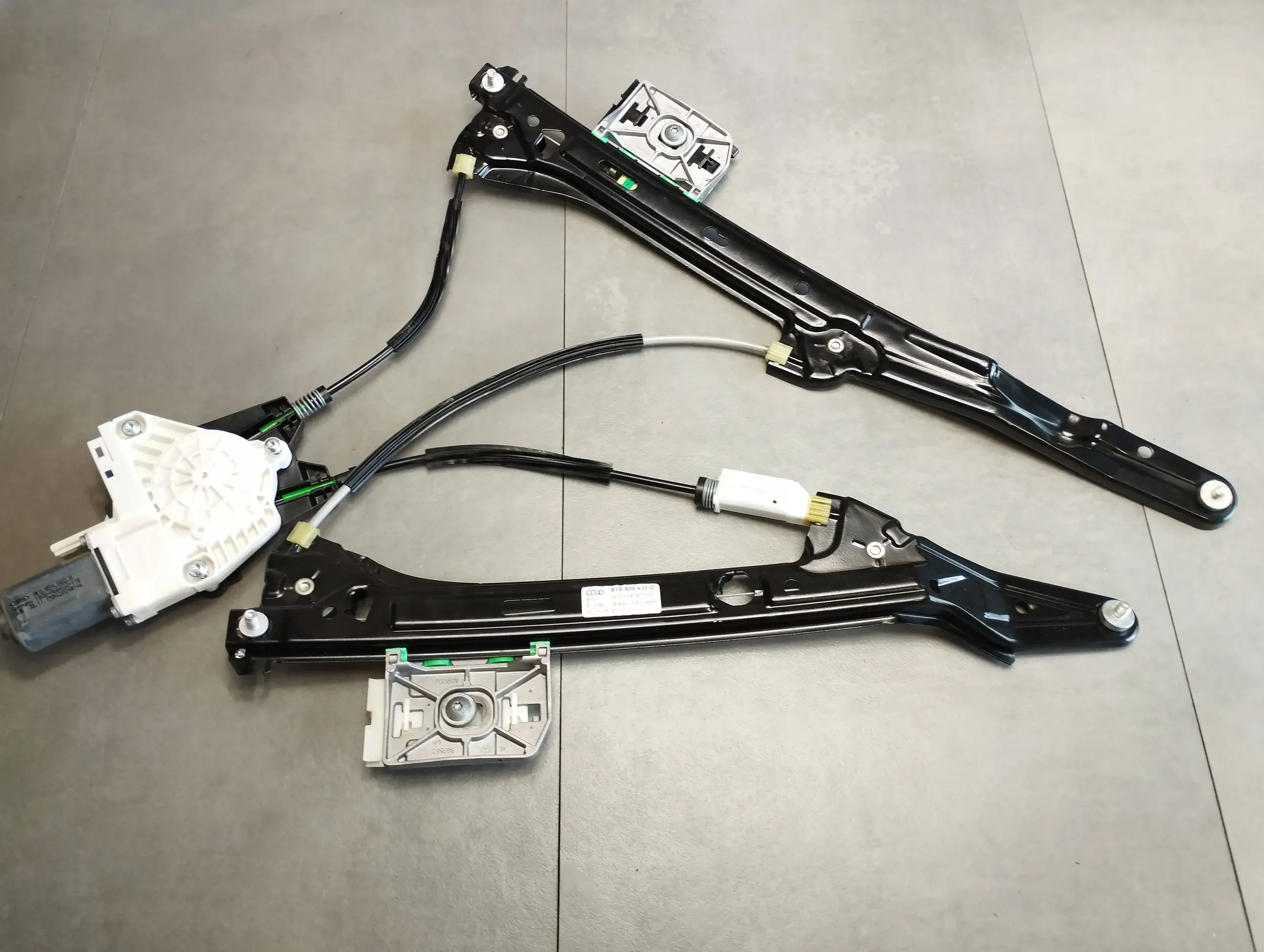 Audi A5 Sportback 8TA mechanism windows left rear part 8T8839461C