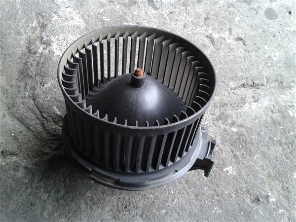 WENTYLATOR NAGRZEWNICY FORD FIESTA MK7 0130115551 Producent Ford (OE)