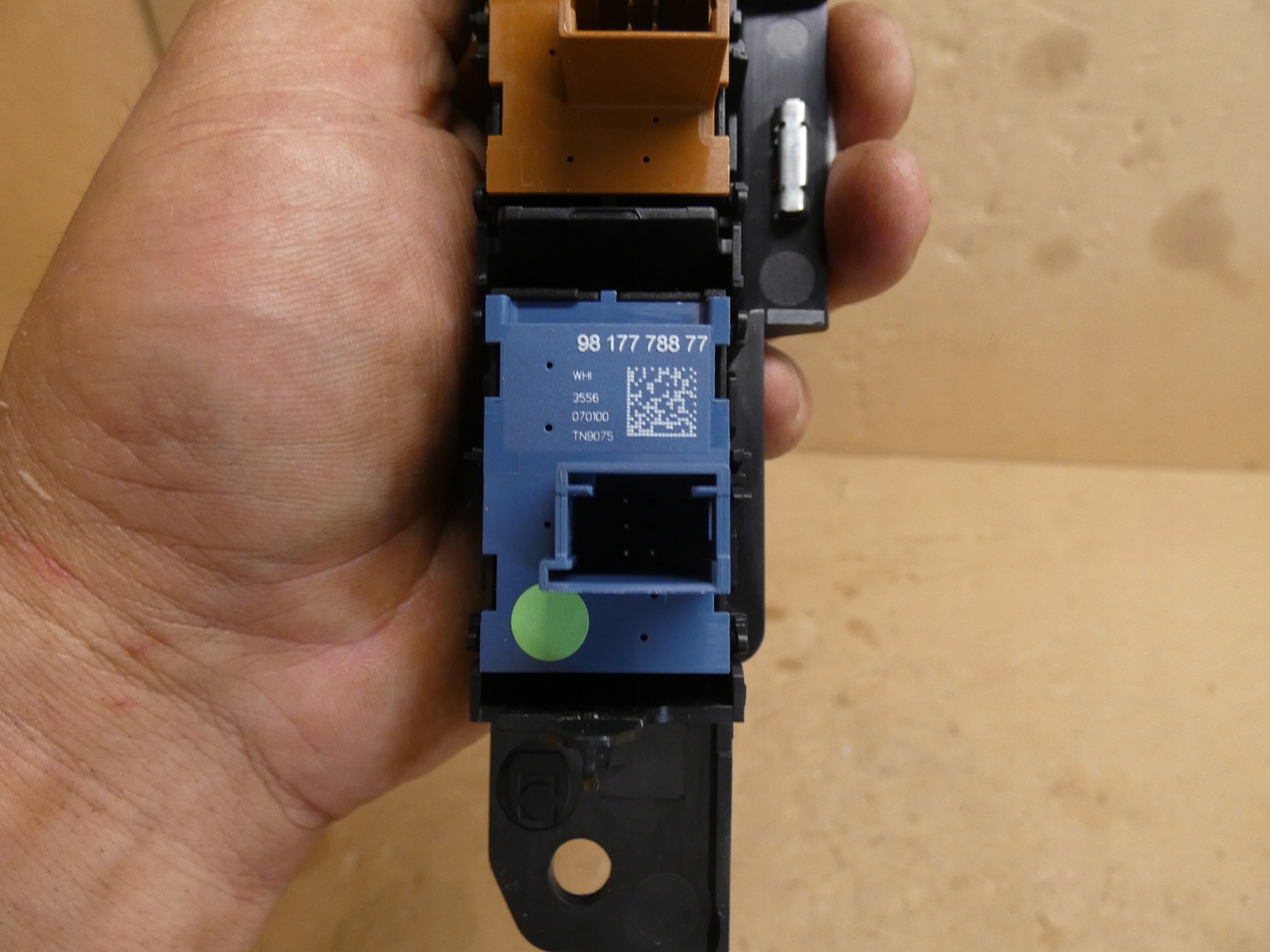 CITROEN DS7 Bouton pour l’ouverture Vitre DRIVE MODE