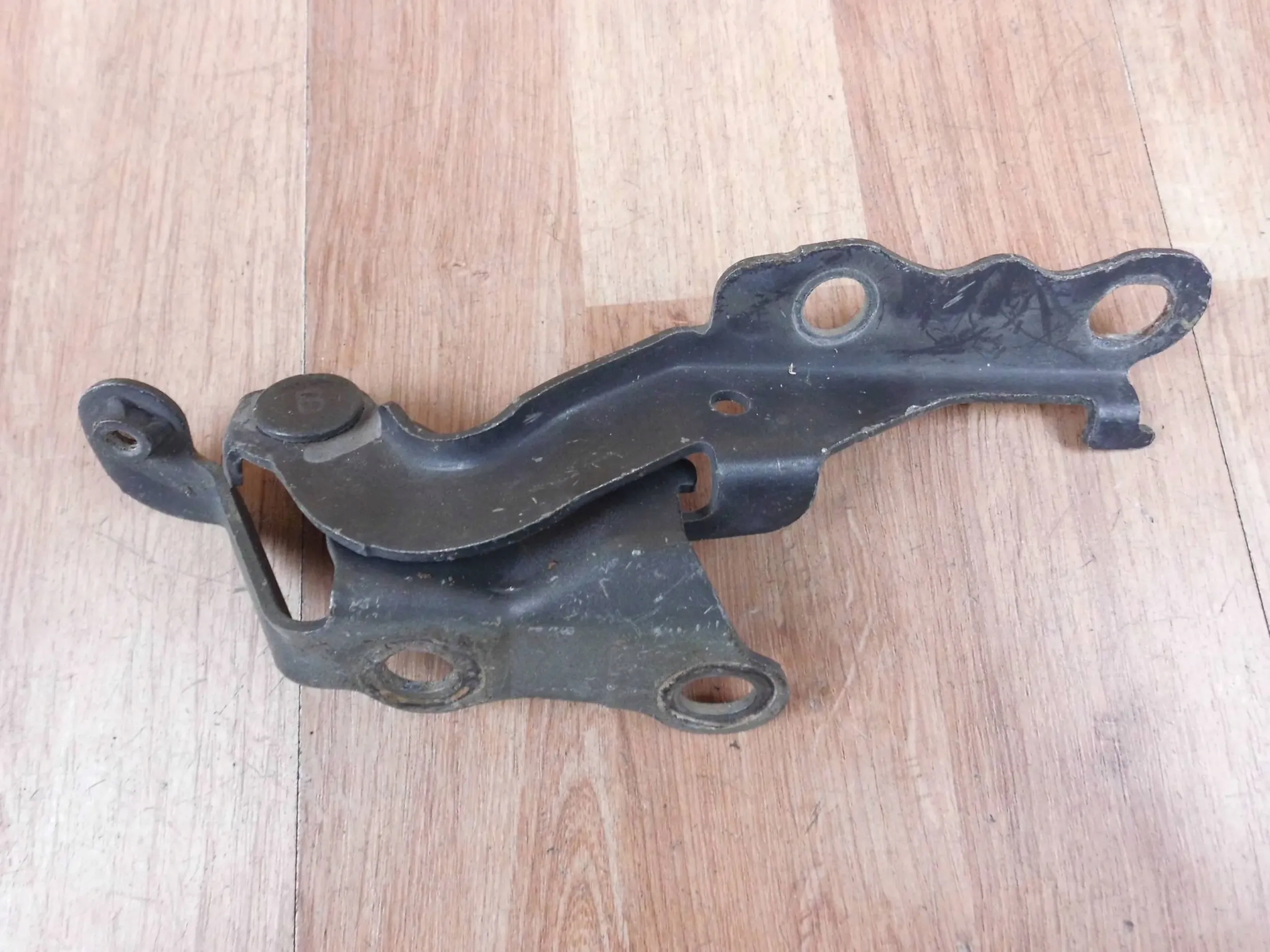 Toyota Corolla E12 hinge pokrywy bonnets of the engine left front 5342002050