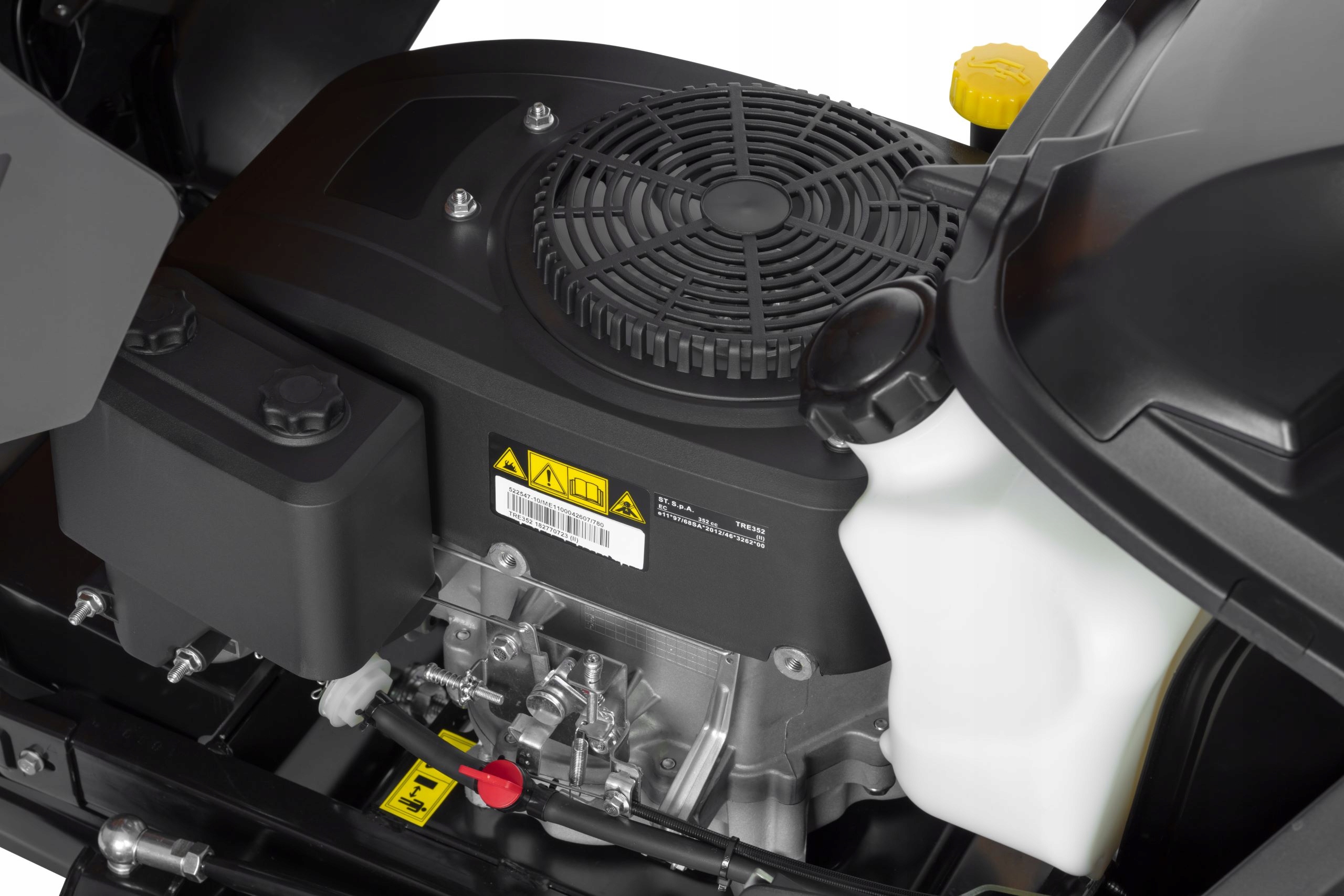 STIGA TRAKTOR OGRODOWY SKRZYNIA MANUALNA ESTATE 384 M 5,8 KW 3W1 84 CM Moc silnika spalinowego 7.9 KM