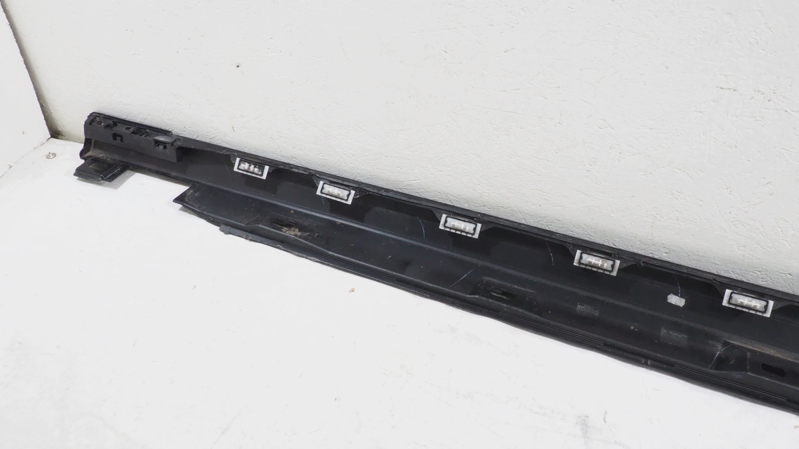 Audi A6 C7 moulage seuil droit 4G0853860D