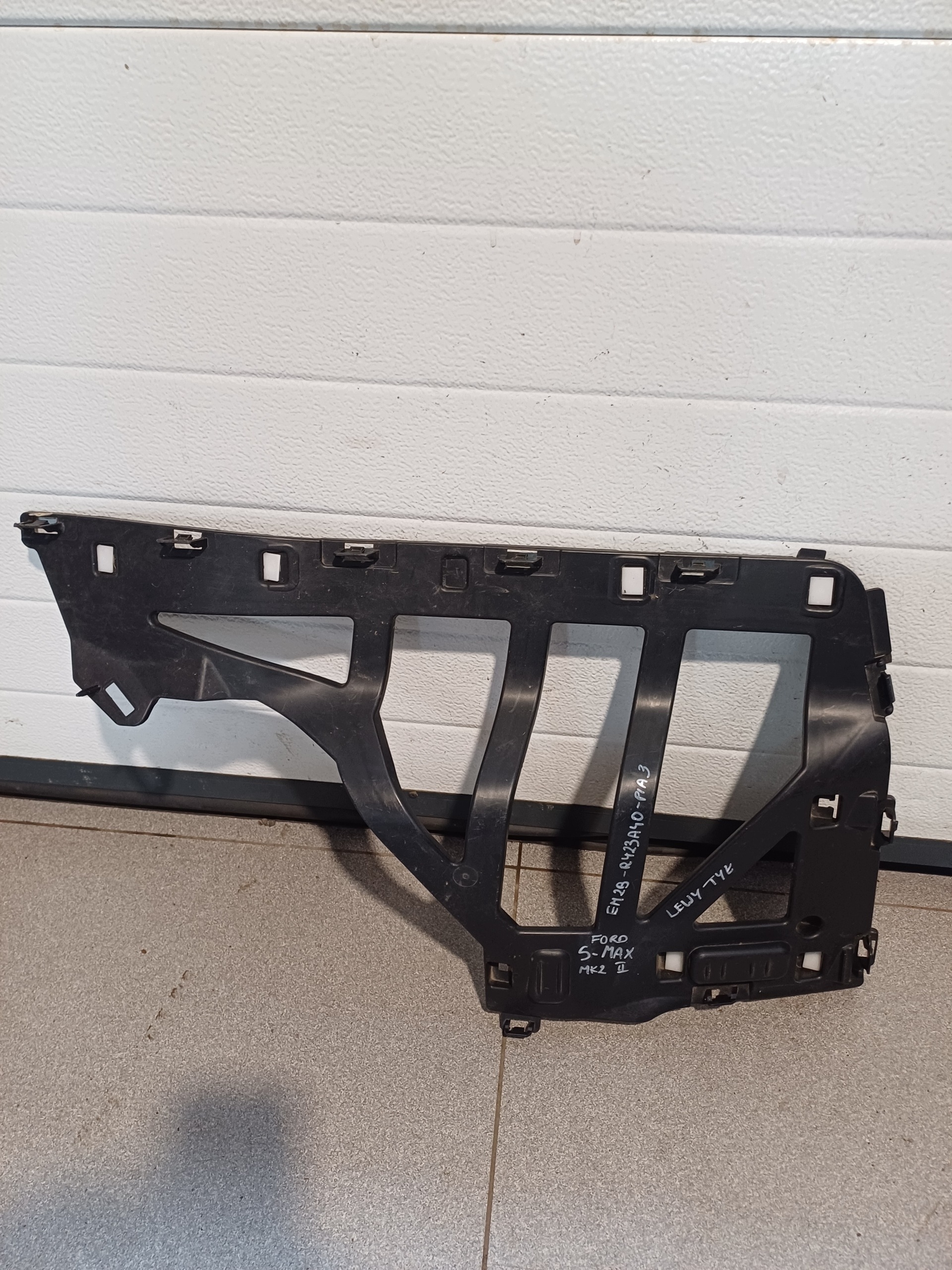 bumper bracket left rear part FORD S- MAX II MK2 EM2B-R423A40-PIA3