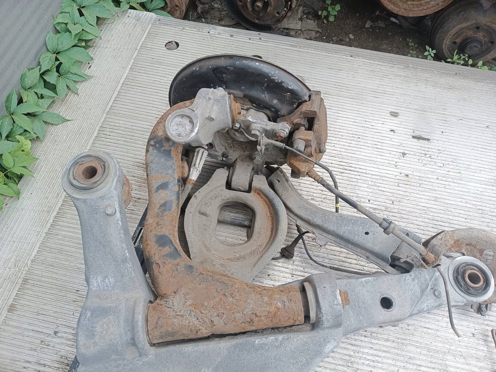 BELKA OŚ ZAWIESZENIA TYŁ VOOLVO V70 II Stan opakowania zastępcze