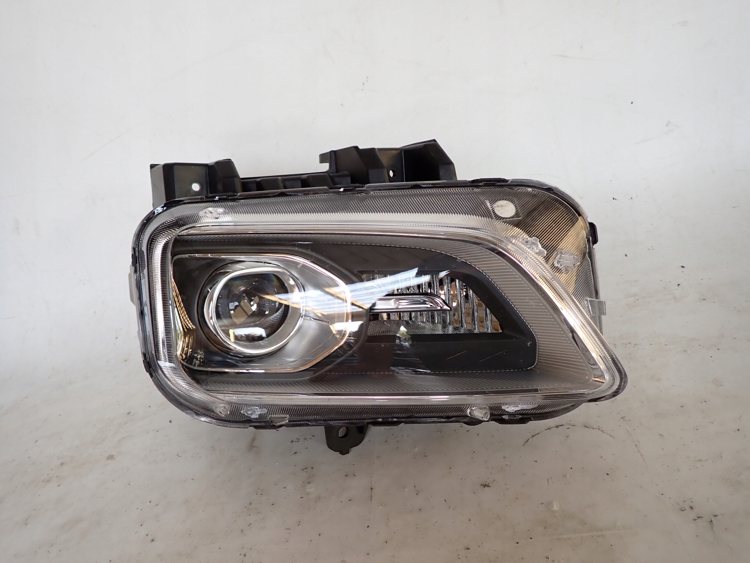 HYUNDAI KONA 17- light right front front FULL LED 92102J9100