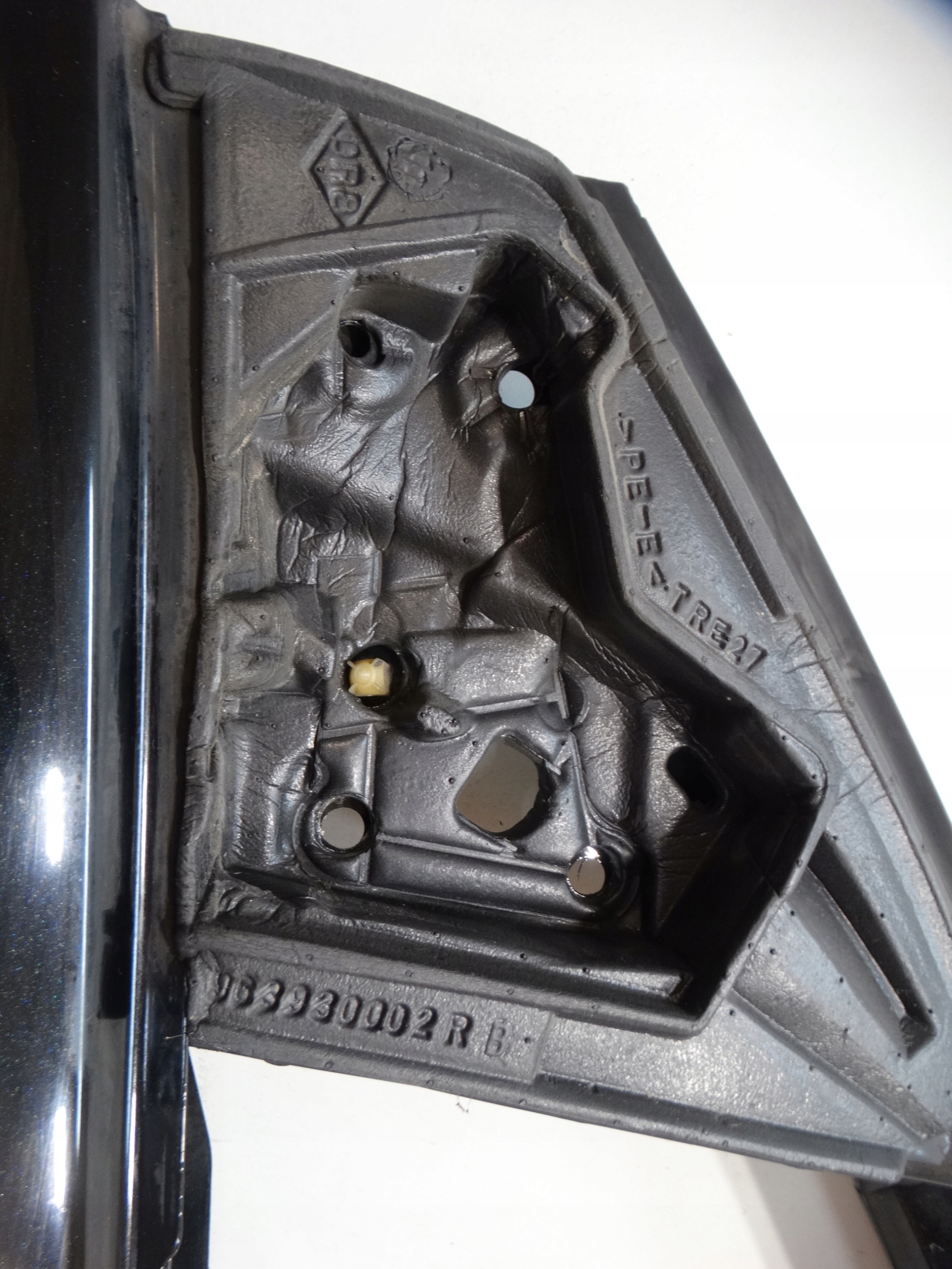door left front RENAULT MEGANE III HB LAKIER : 90UM
