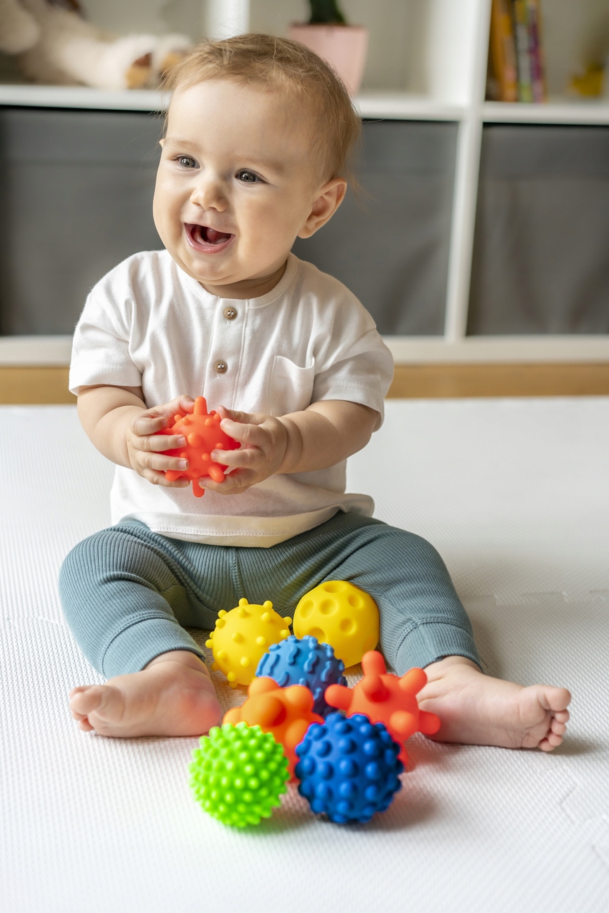 TULLO PIŁKI PIŁECZKI SENSORYCZNE BEZ DZIUREK 8szt Materiał guma