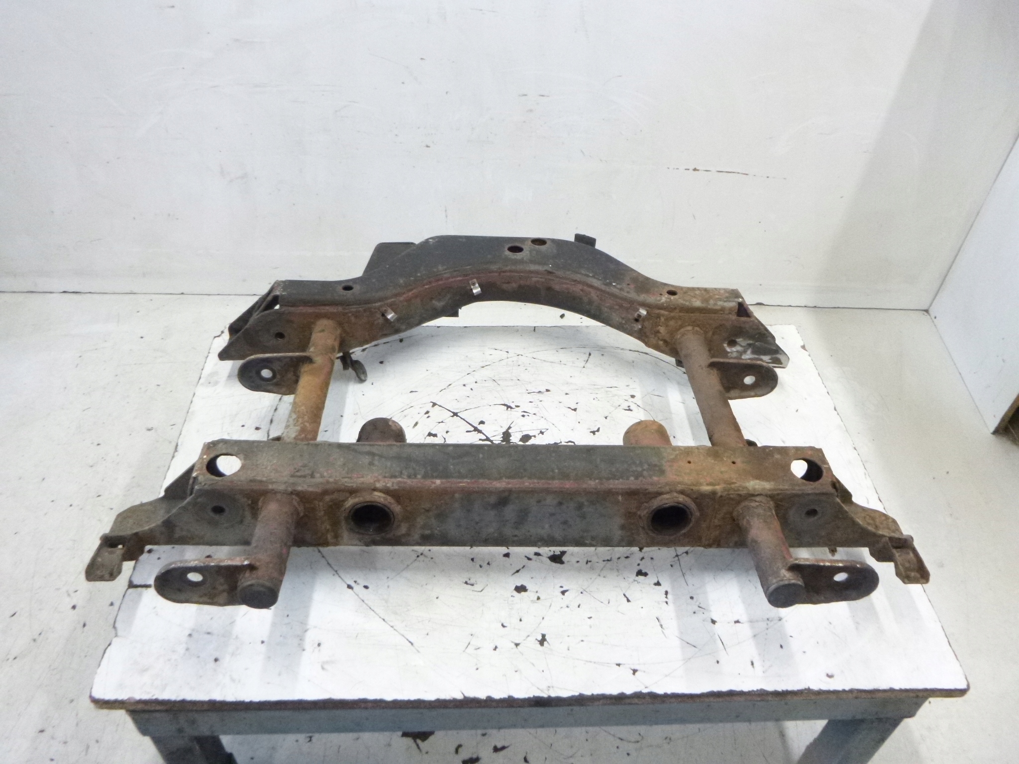 Achsträger heck Mercedes W163 4.3 2001r.
