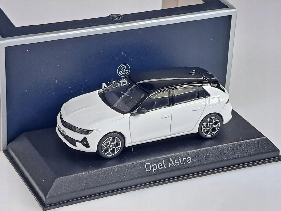 Norev Opel Astra 2022 Arctic White 1:43