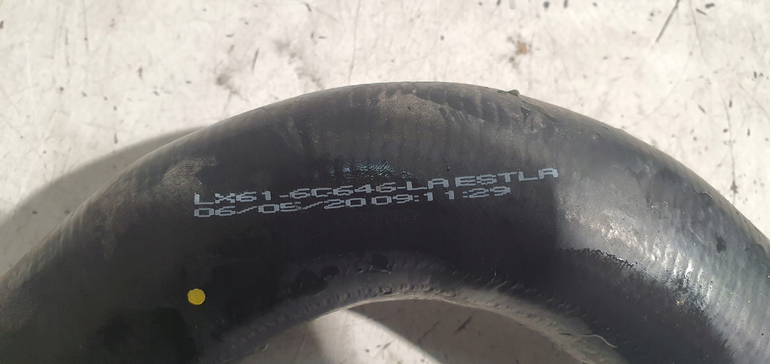 LX61-6C646-LA - ТРУБА ИНТЕРКУЛЕРА FORD FOCUS MK4 1.0 EB