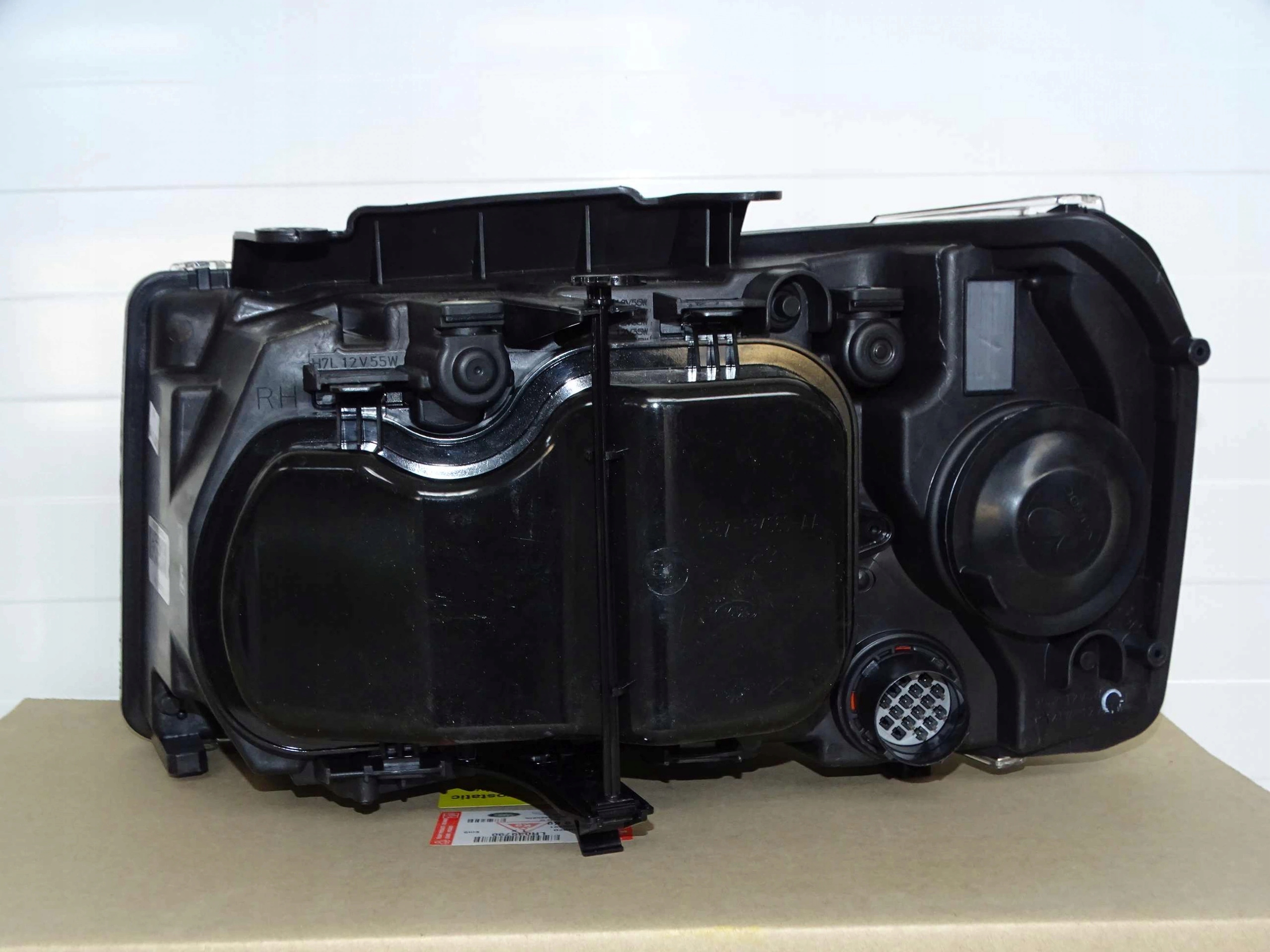 Reflektor lampa 12 PIN FREELANDER 2 II 2013 2014 Numer katalogowy części LR039790