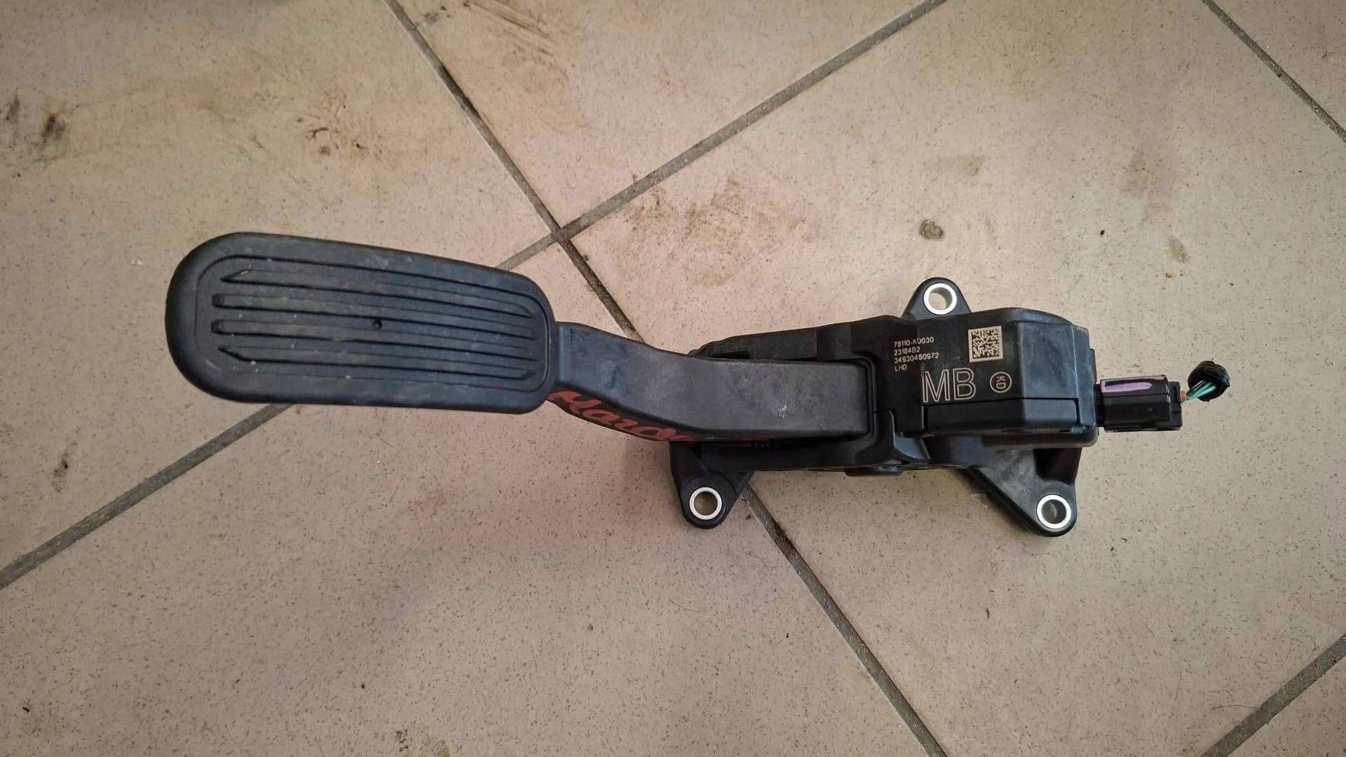 accelerator pedal Mazda 2 78110K0030