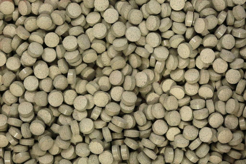 Levně Vitamíny pro psa s šípkovou růží a kopřivou spirulinou tablety vita-plus 1KG