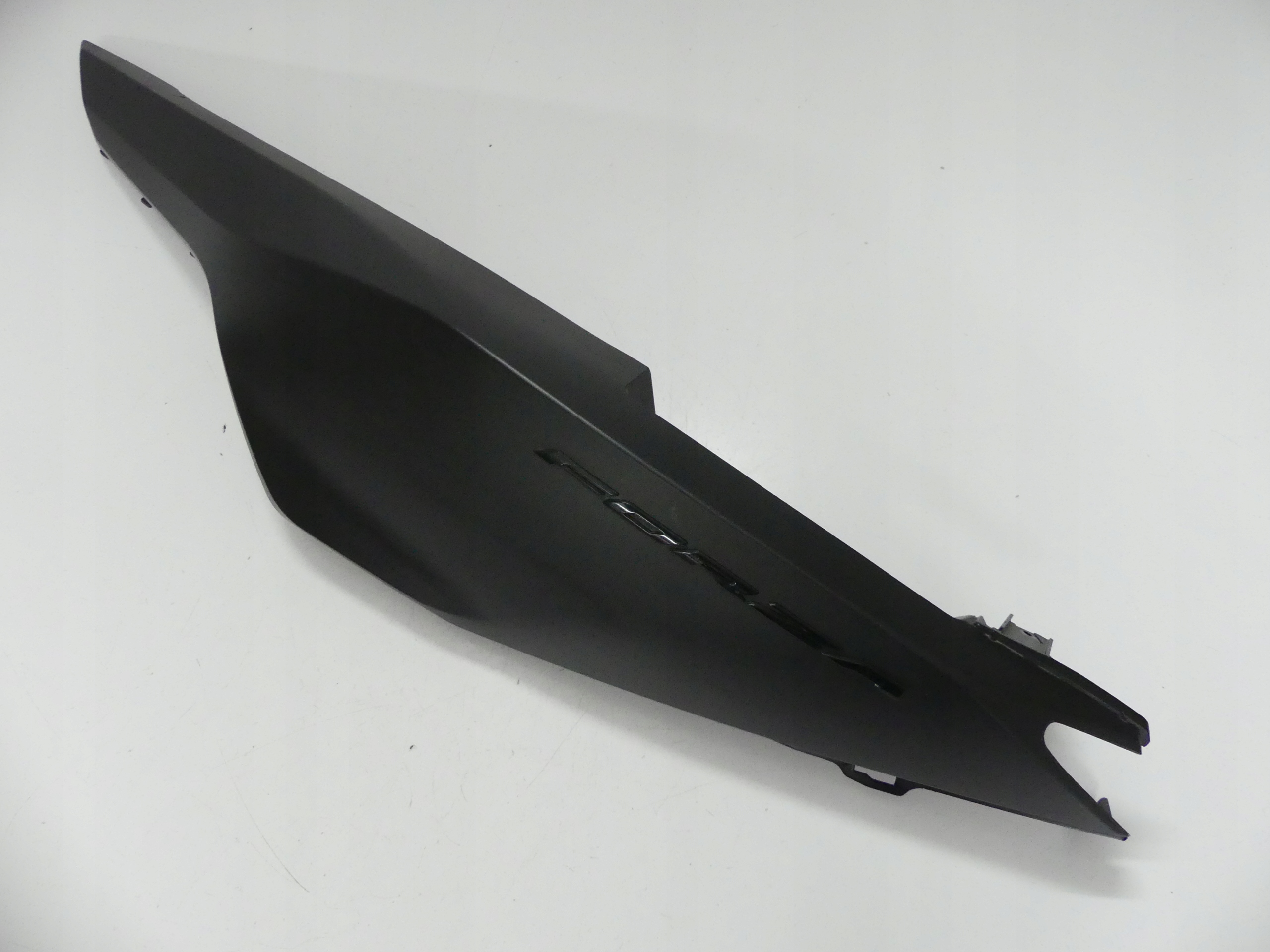 83600-K0B-T000 - , ХВОСТ ЛЕВЫЙ ОБТЕКАТЕЛЬ СТОРОНА HONDA NSS 300 FORZA 18+