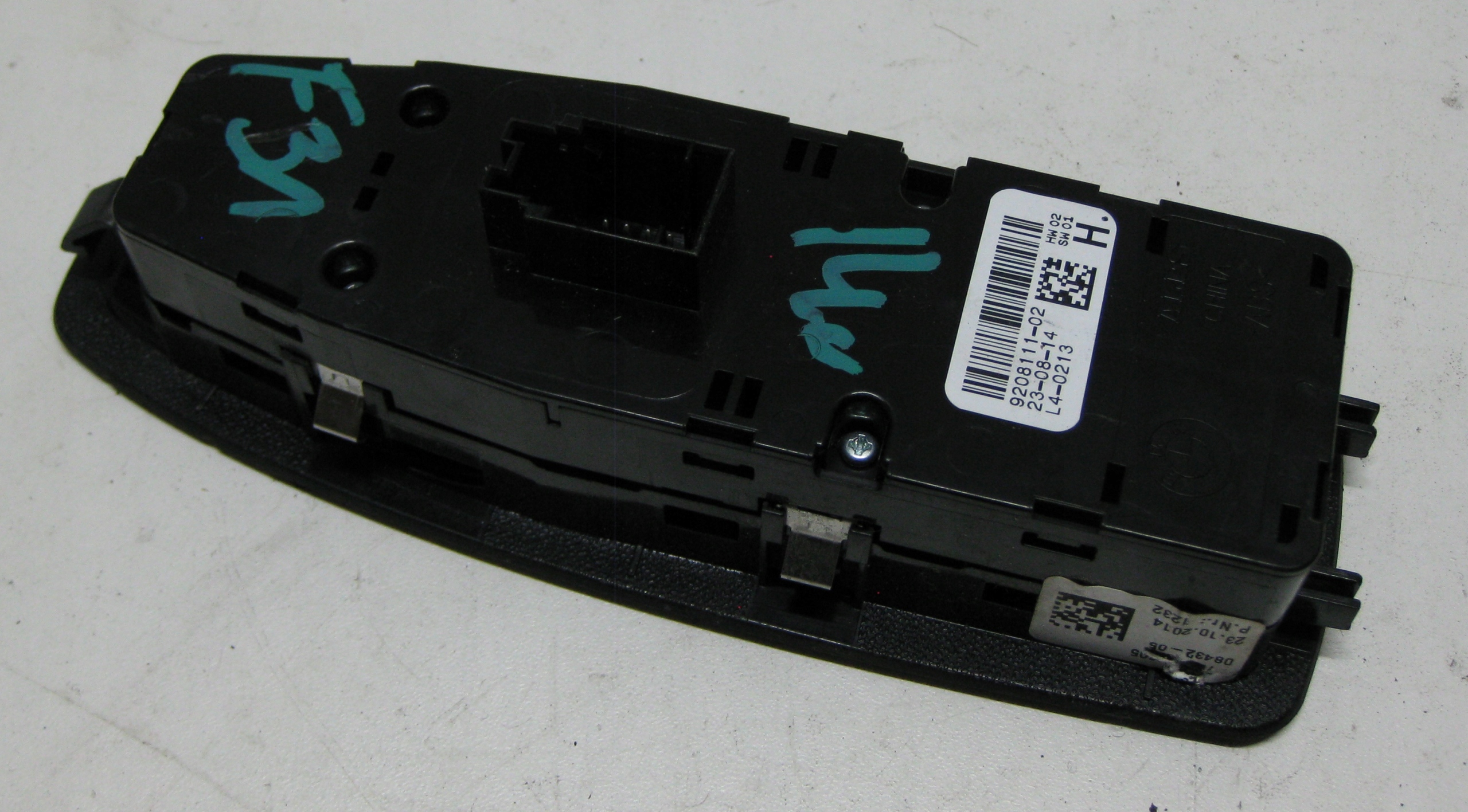 BMW F31 2.0D 14R window control switch left front 9208111
