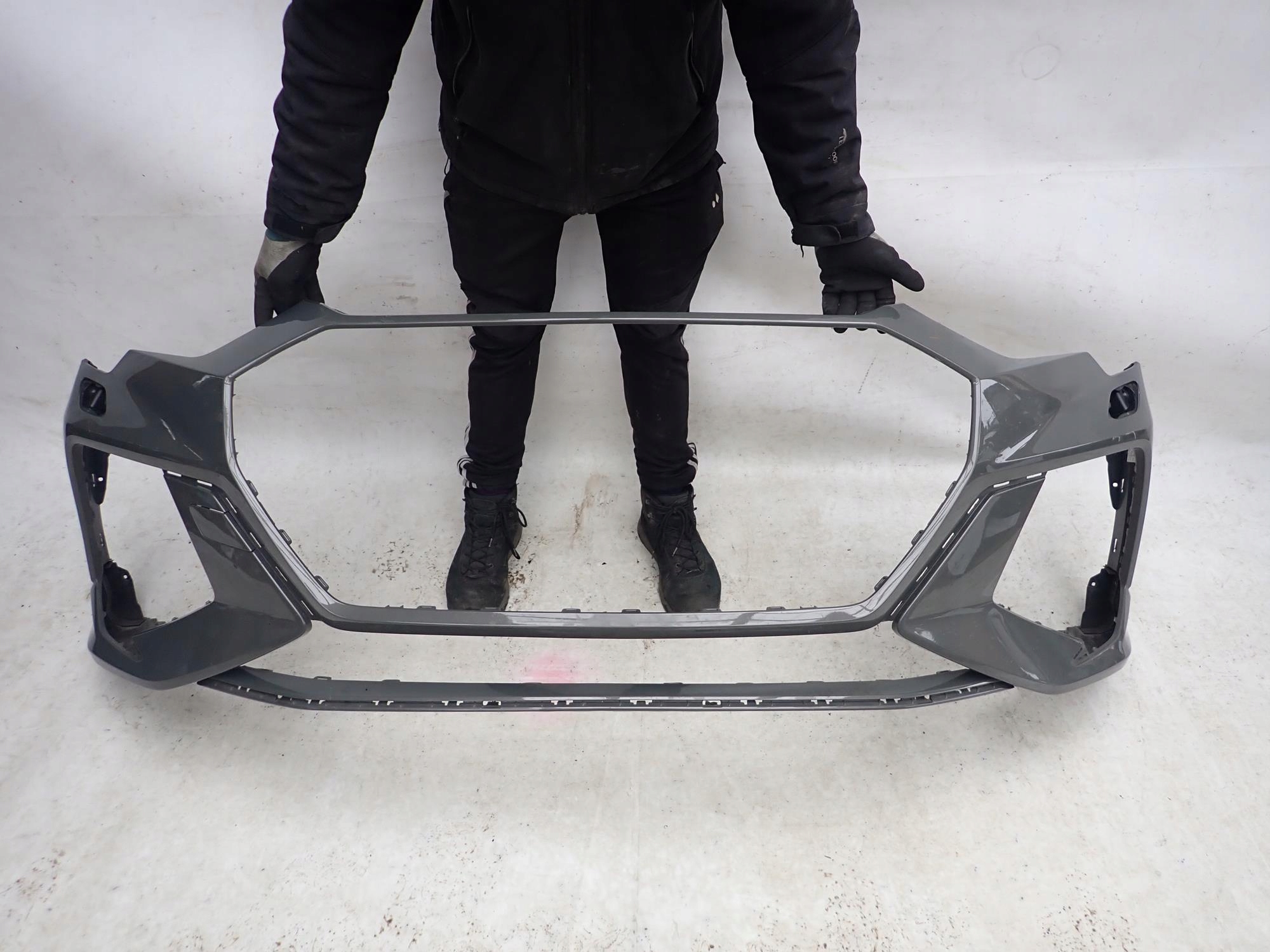 AUDI RS Q3 19-> bumper front front washer