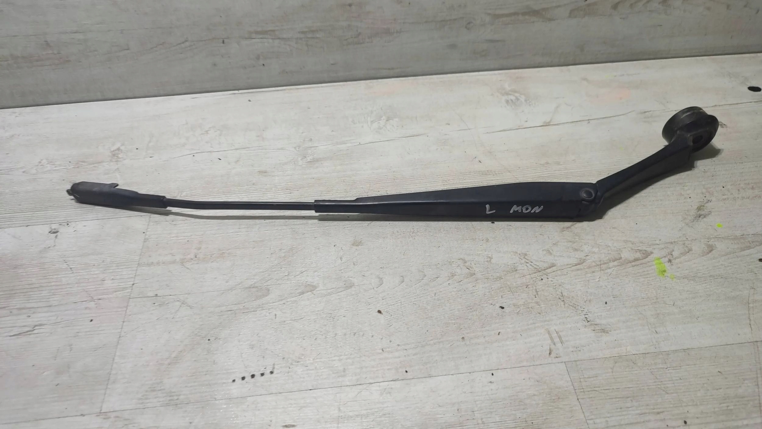 Ford Mondeo MK5 16r 2.0TDCi front side left wiper arm